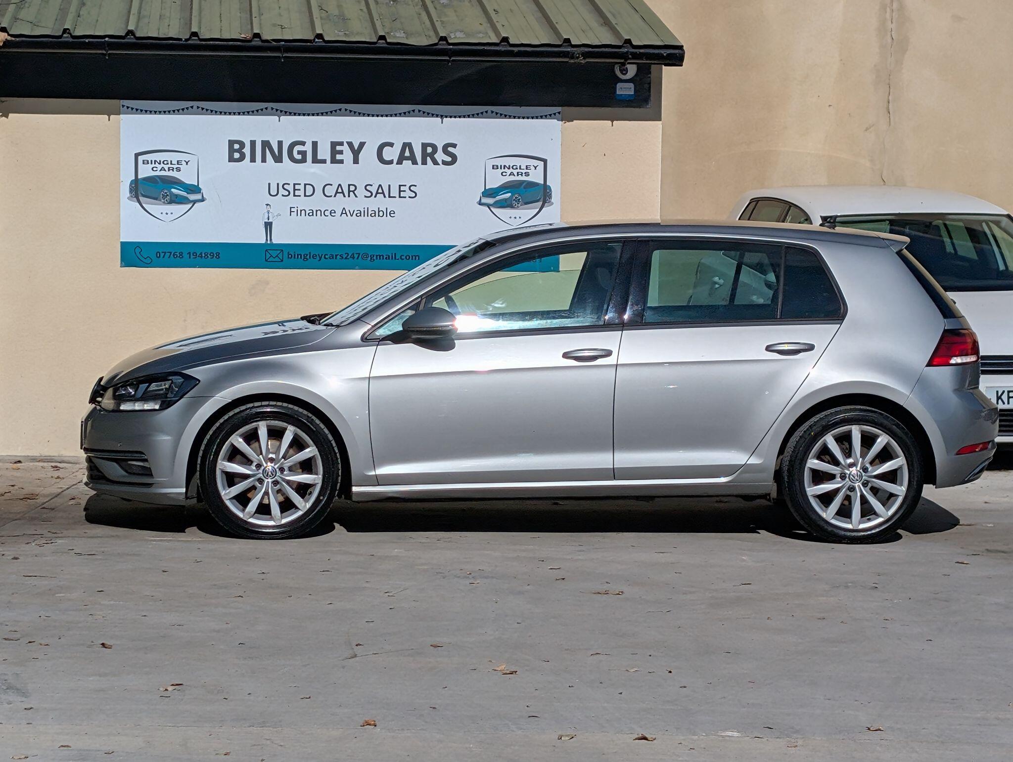 Volkswagen Golf view 3