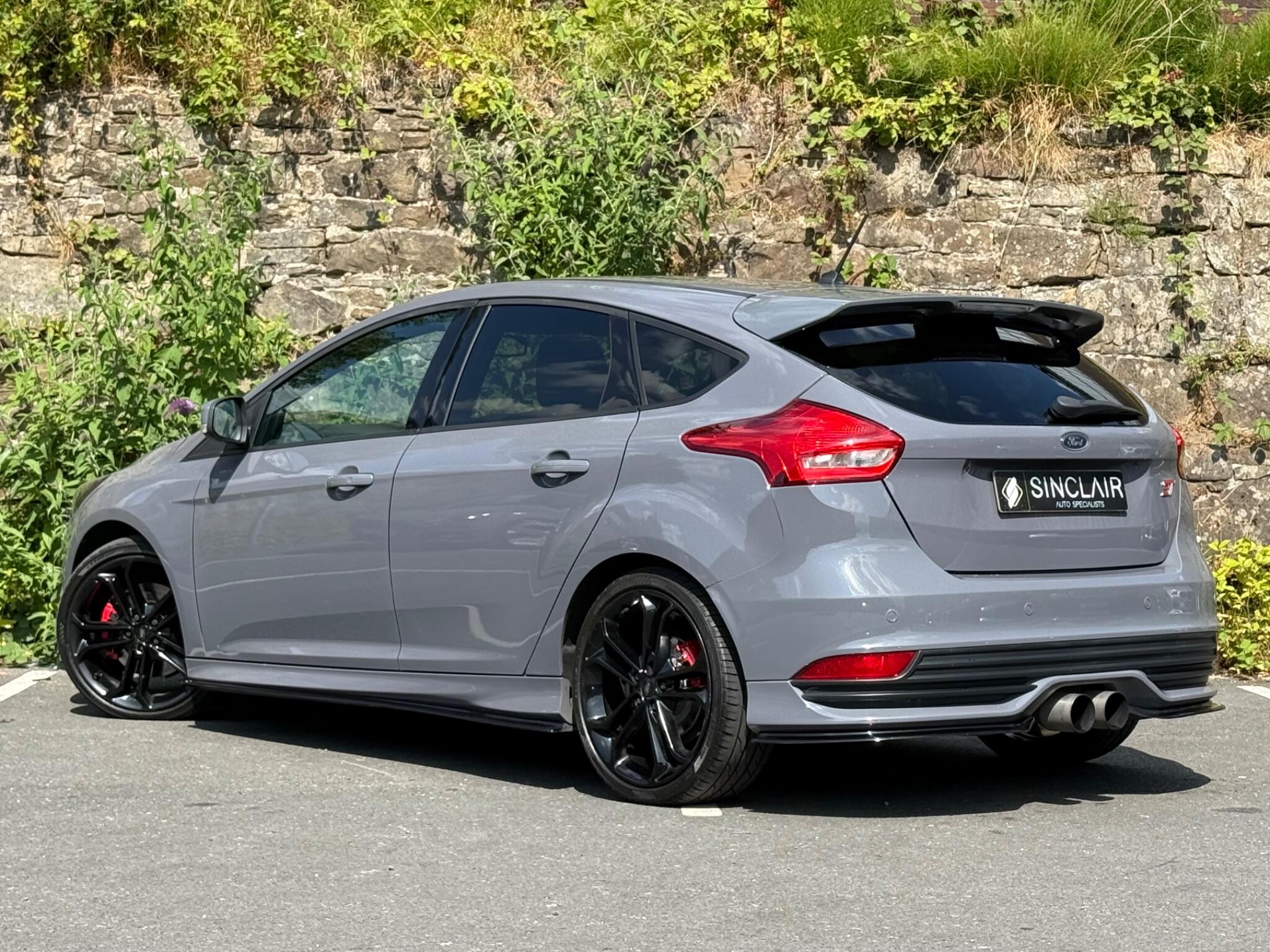Ford Focus view 6