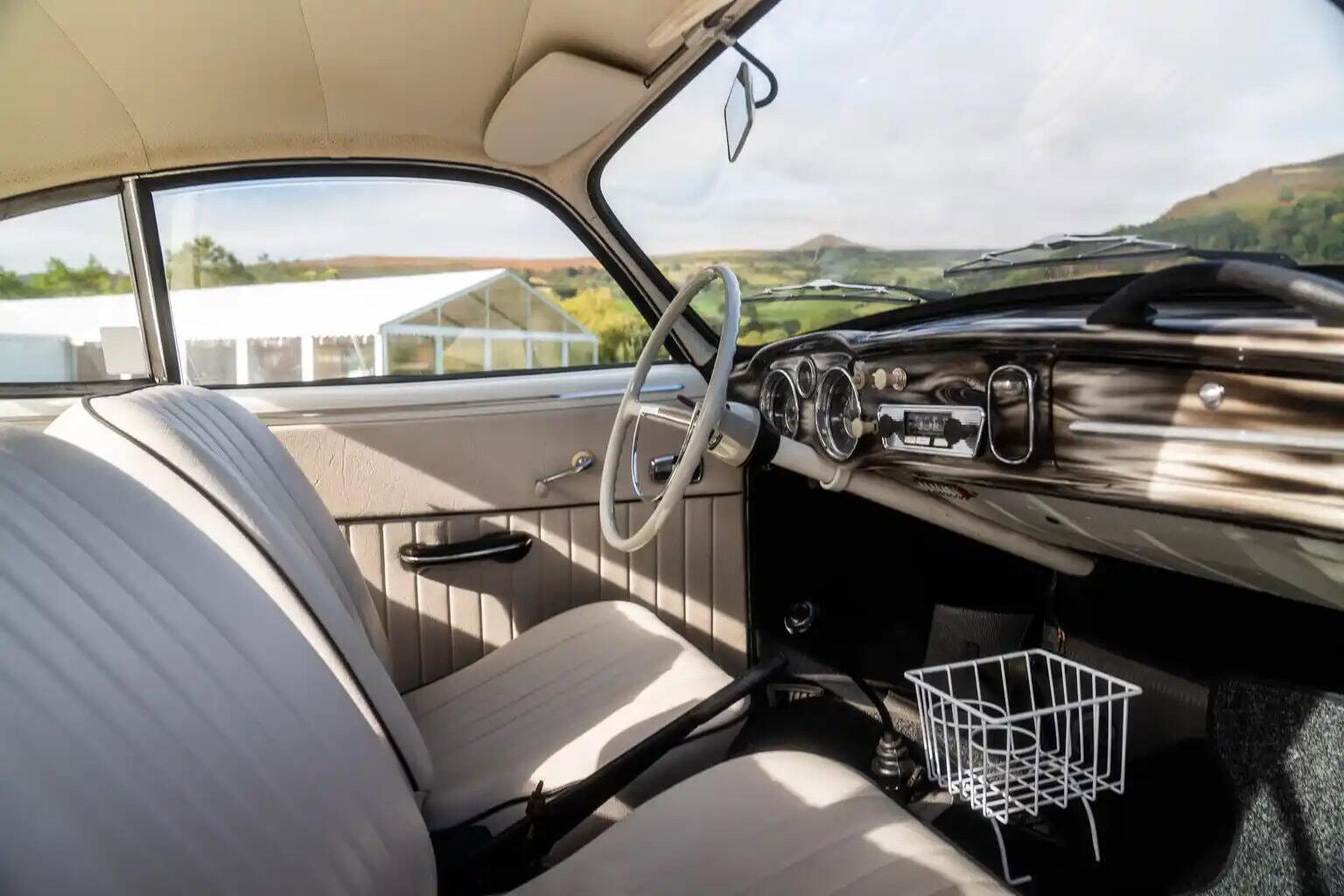 Volkswagen Volkswagen Karmann view 32