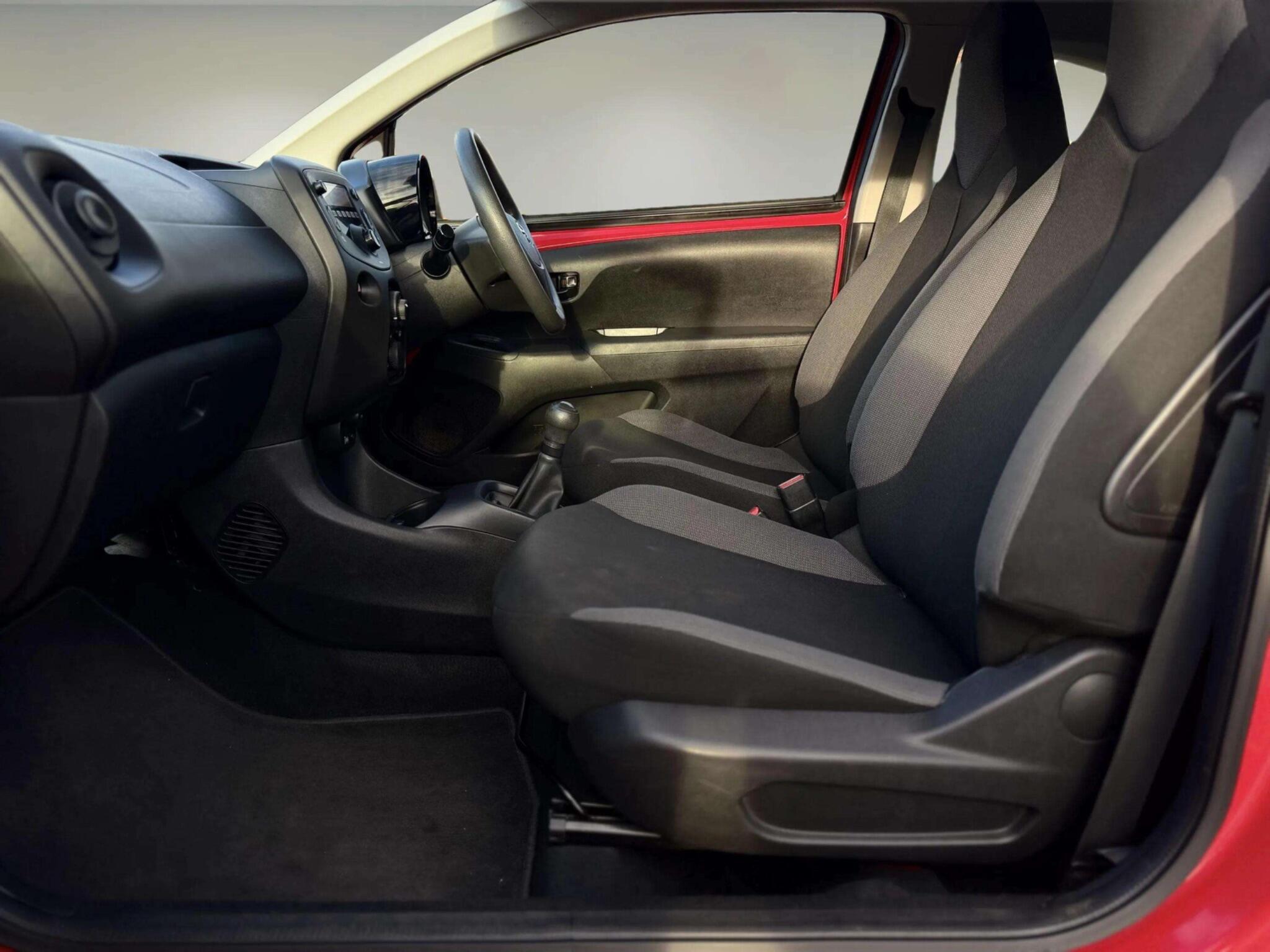 Toyota Aygo view 25
