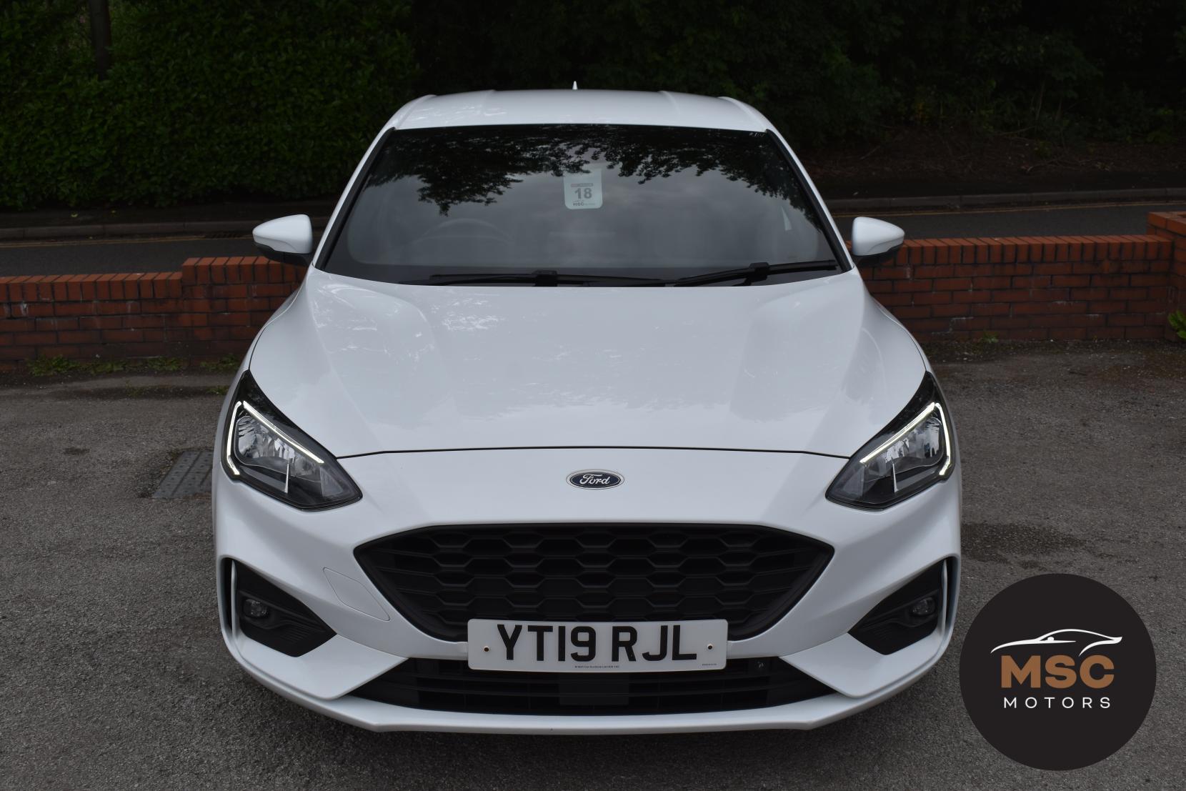 Ford Focus view 3