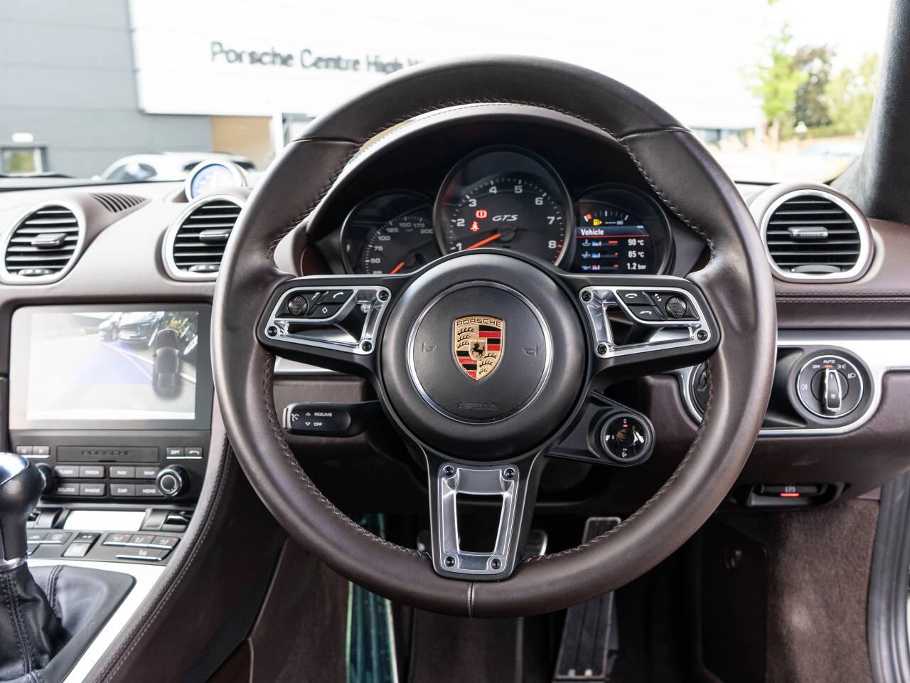 Porsche Cayman view 17