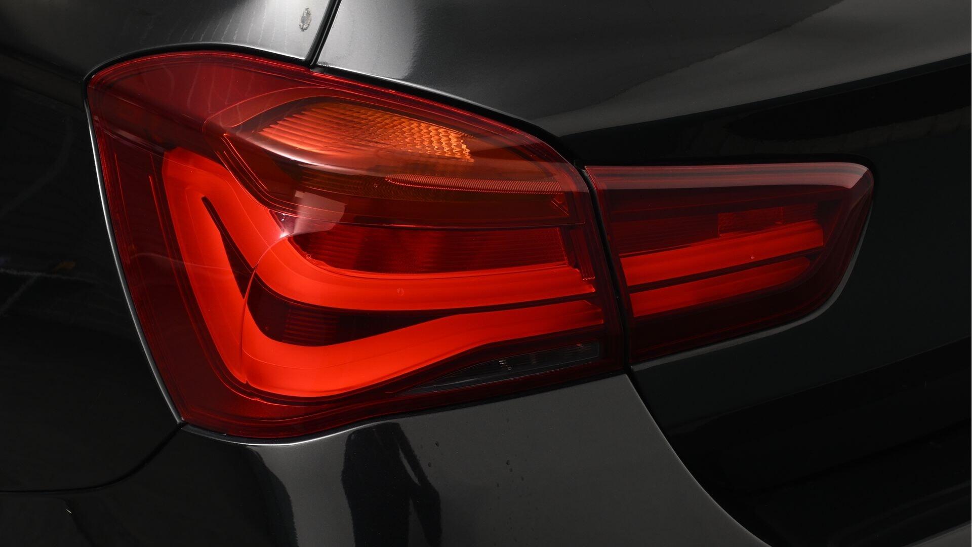 BMW 1 Series view 22
