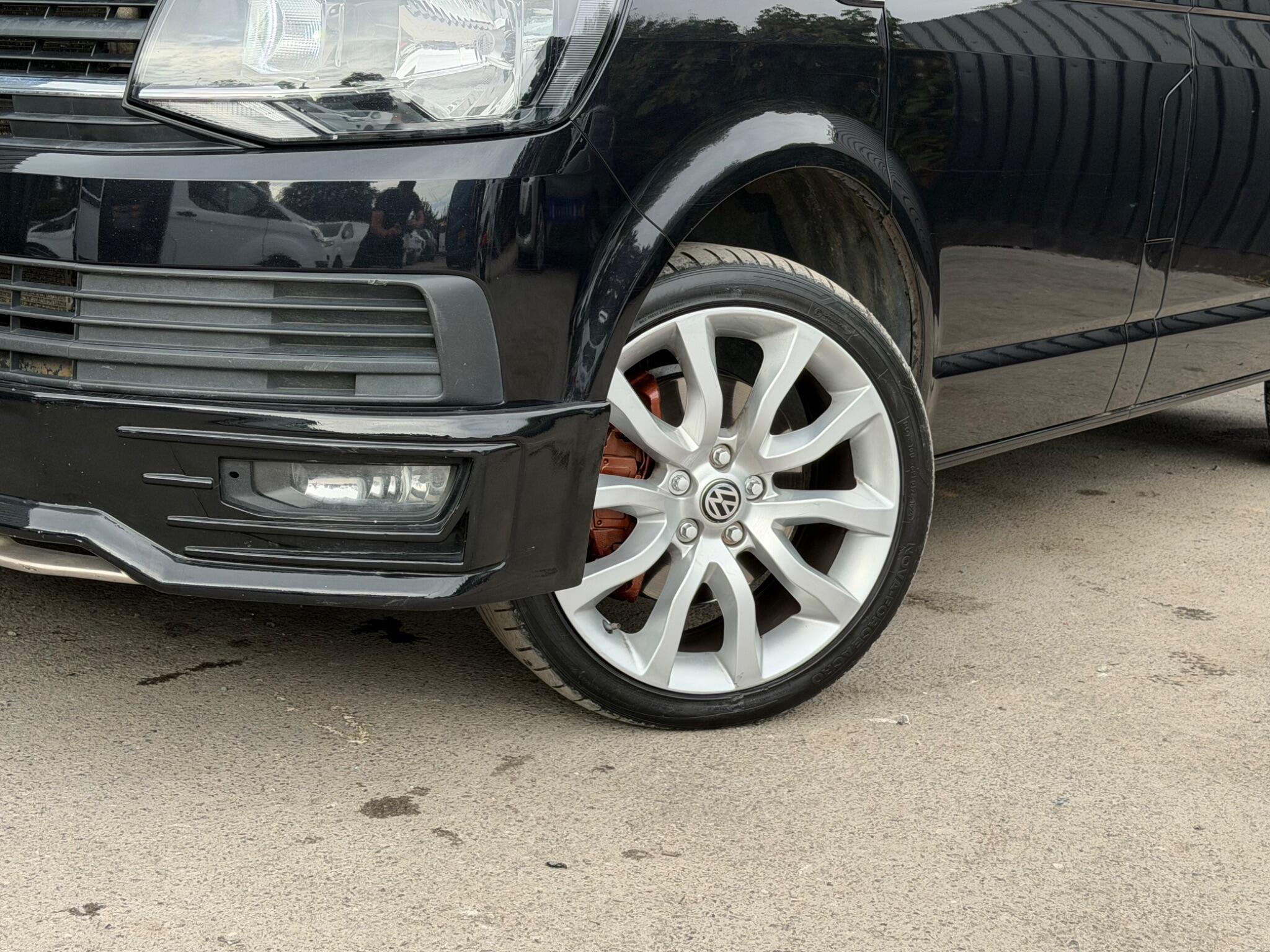 Volkswagen Transporter view 29