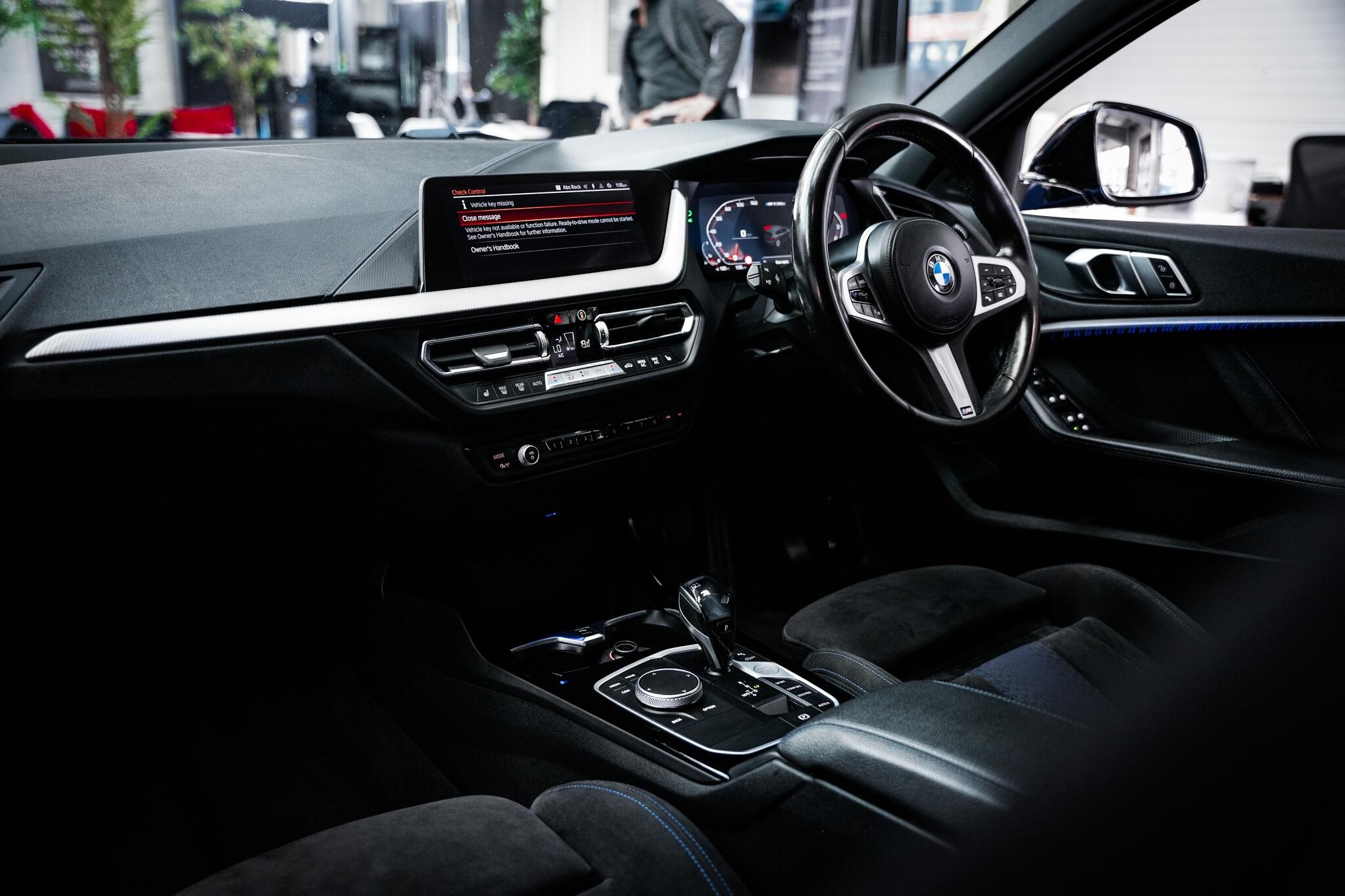 BMW 1 Series view 22