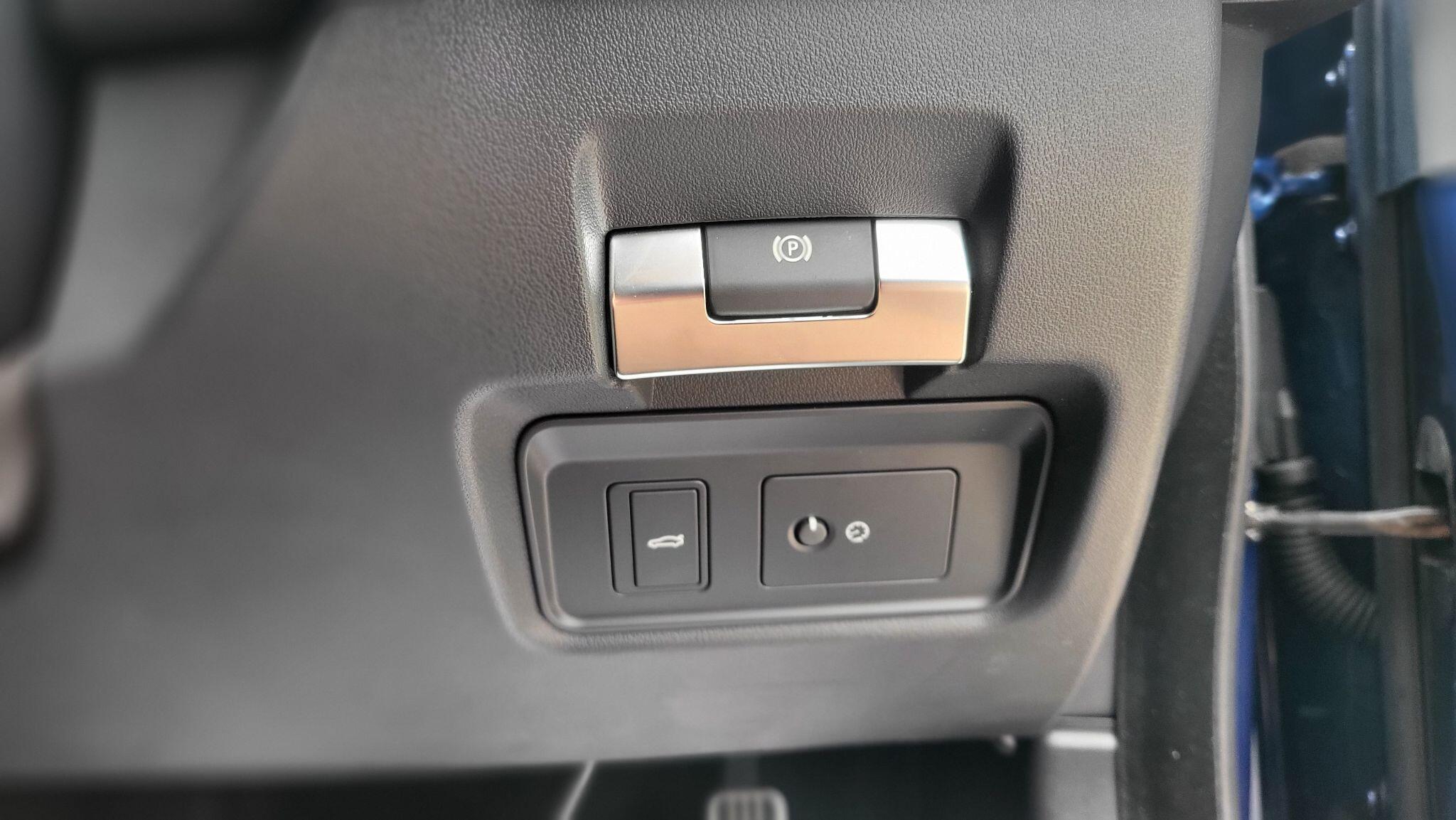 Jaguar Xe view 20