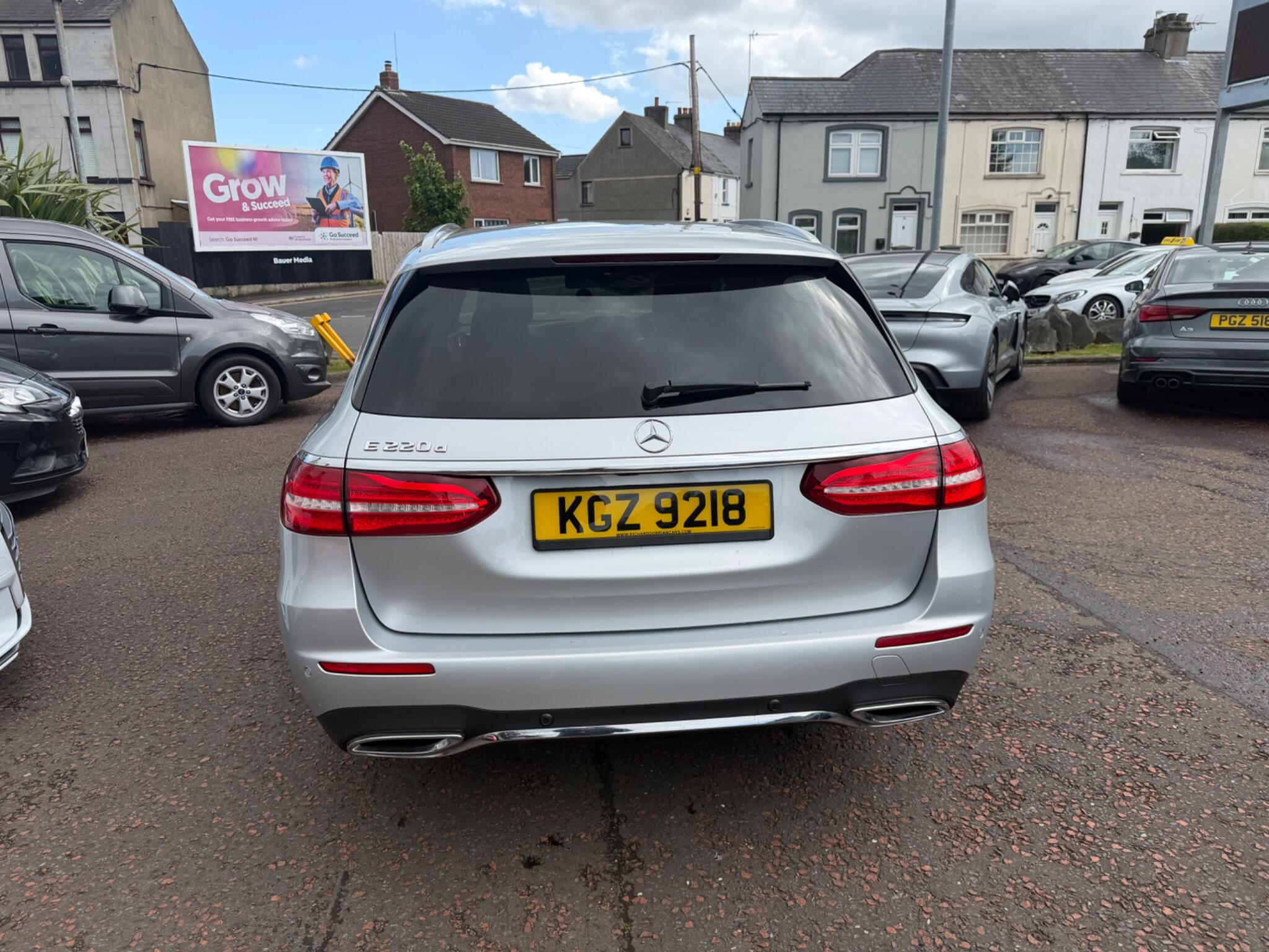 Mercedes-Benz E Class view 6