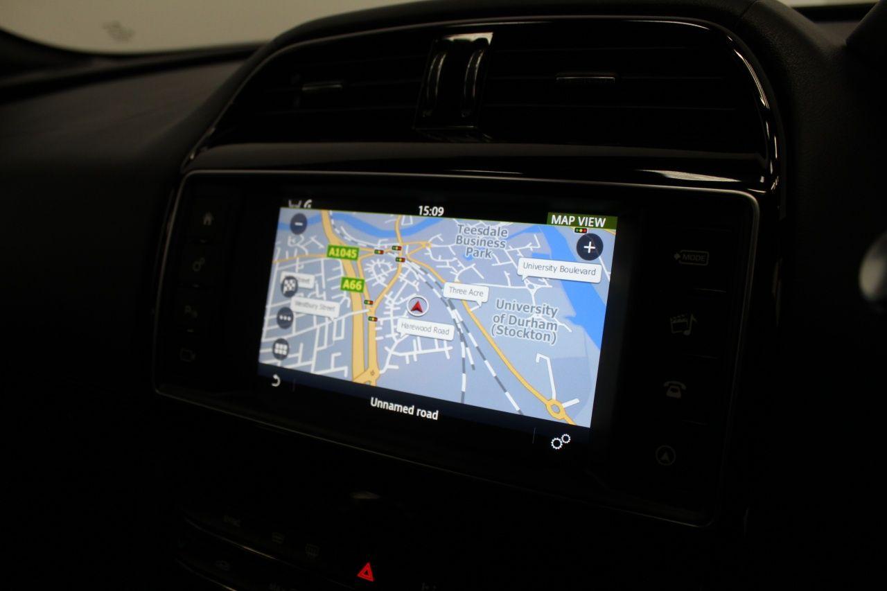 Jaguar F-Pace view 40