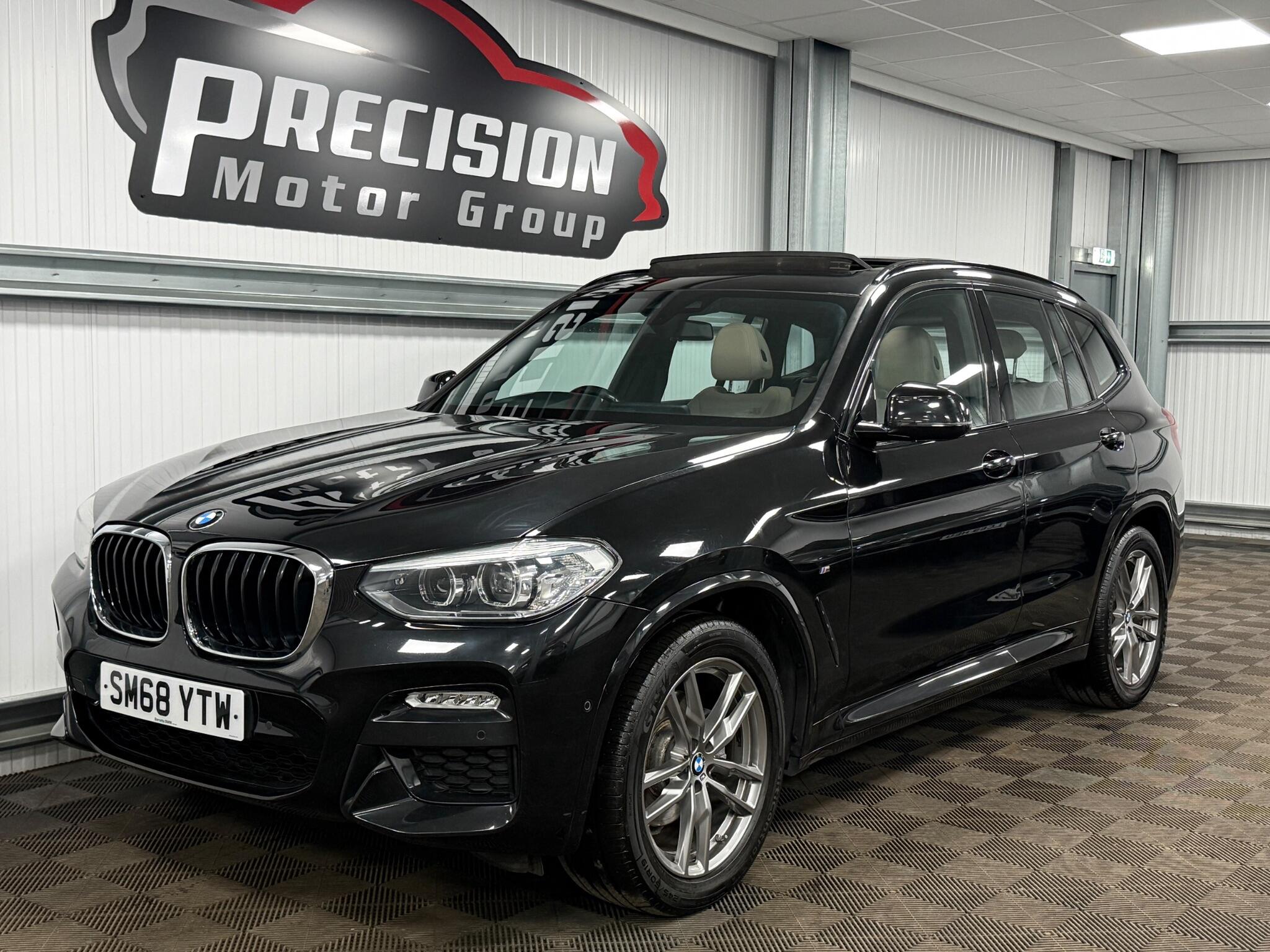 BMW X3 view 6