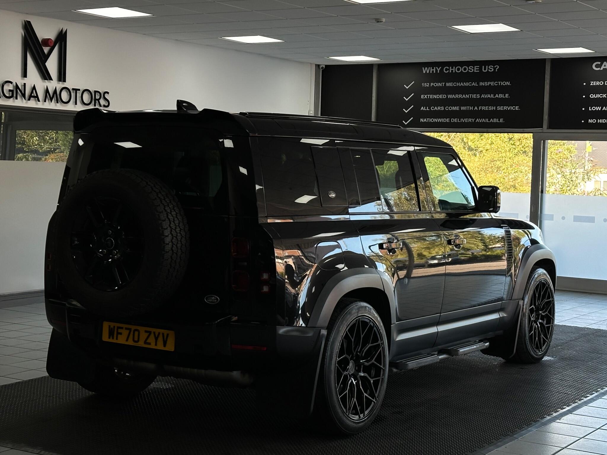 Land Rover Defender 110 view 15