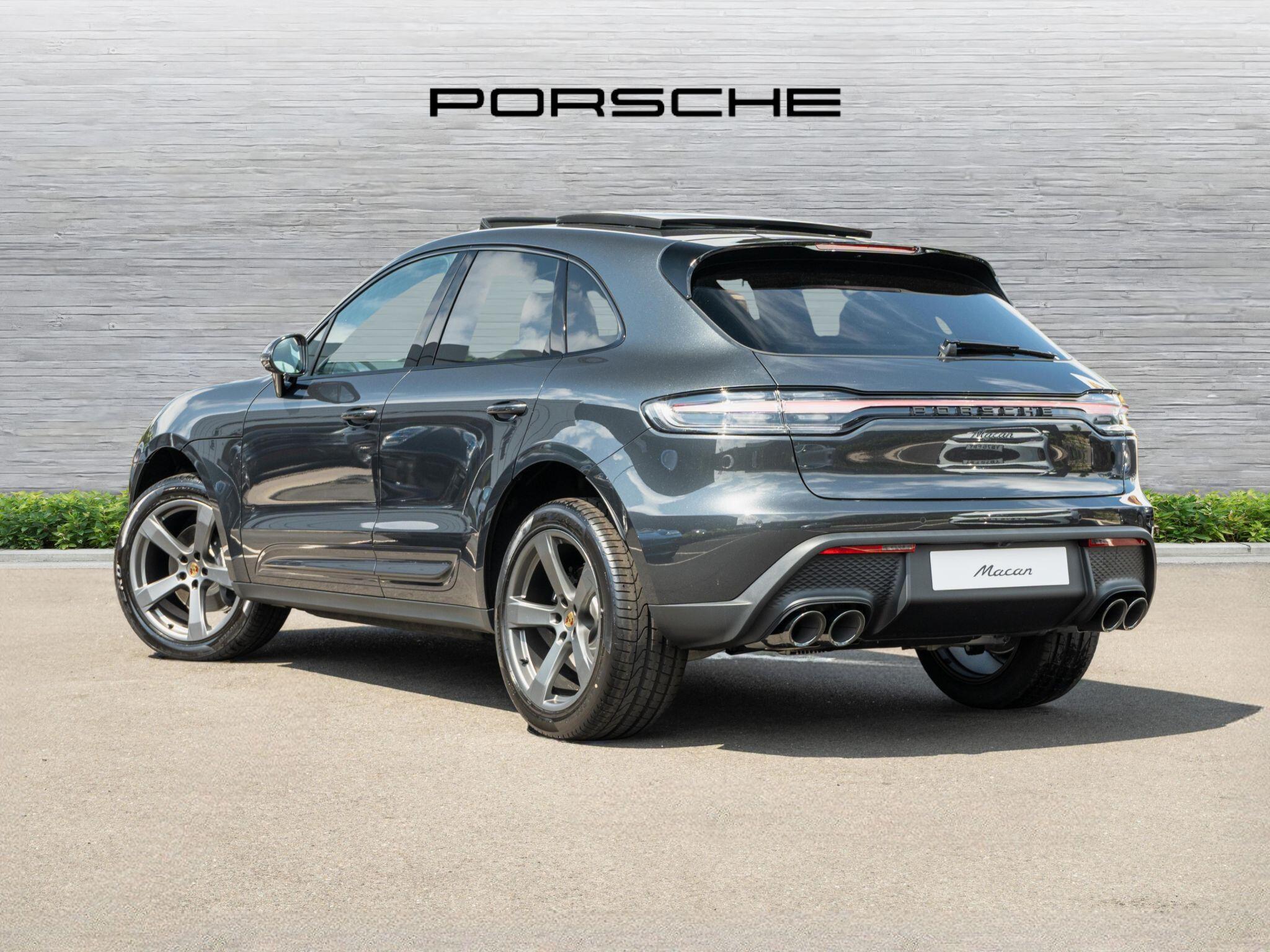 Porsche Macan view 3