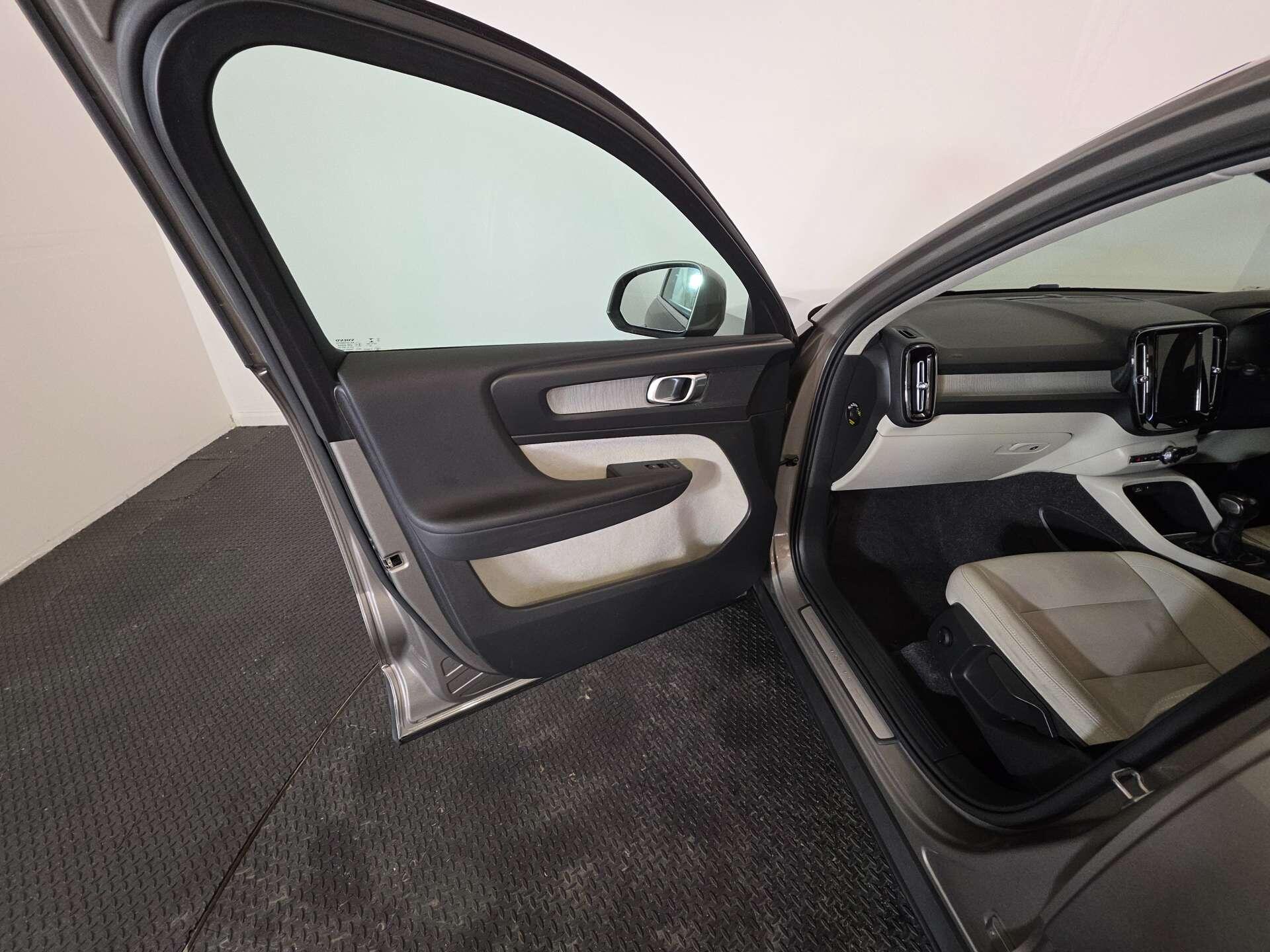 Volvo XC40 view 62