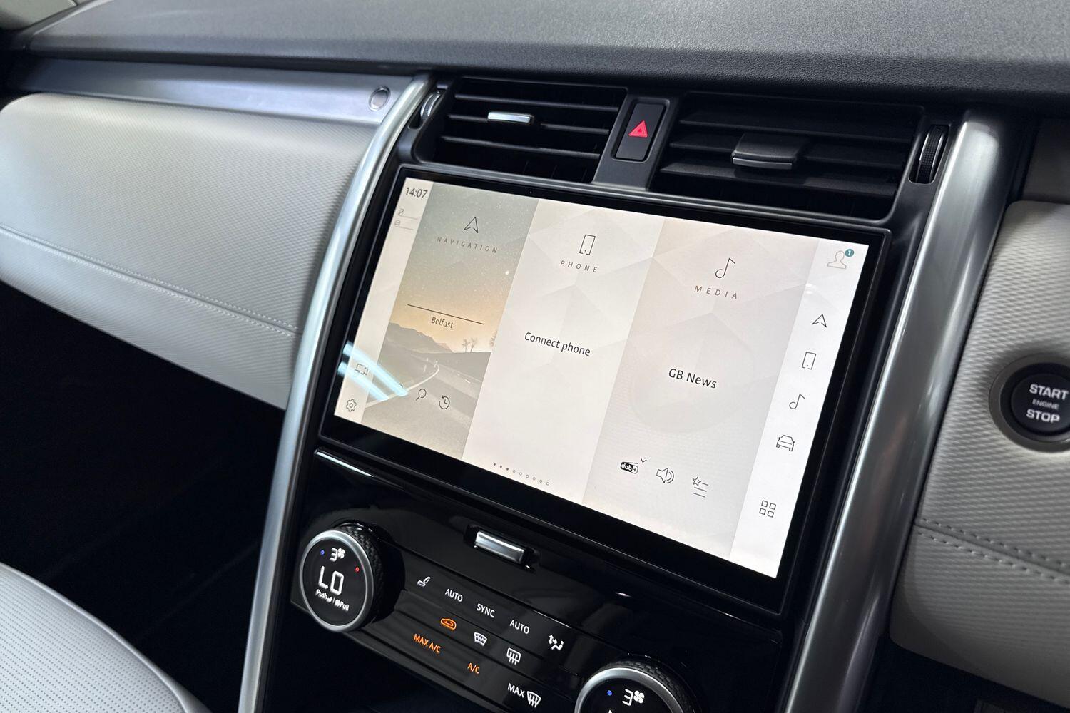 Land Rover Discovery view 11