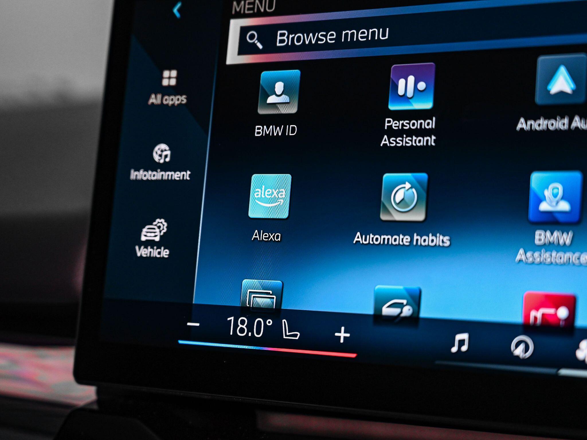 BMW 5 Series view 14
