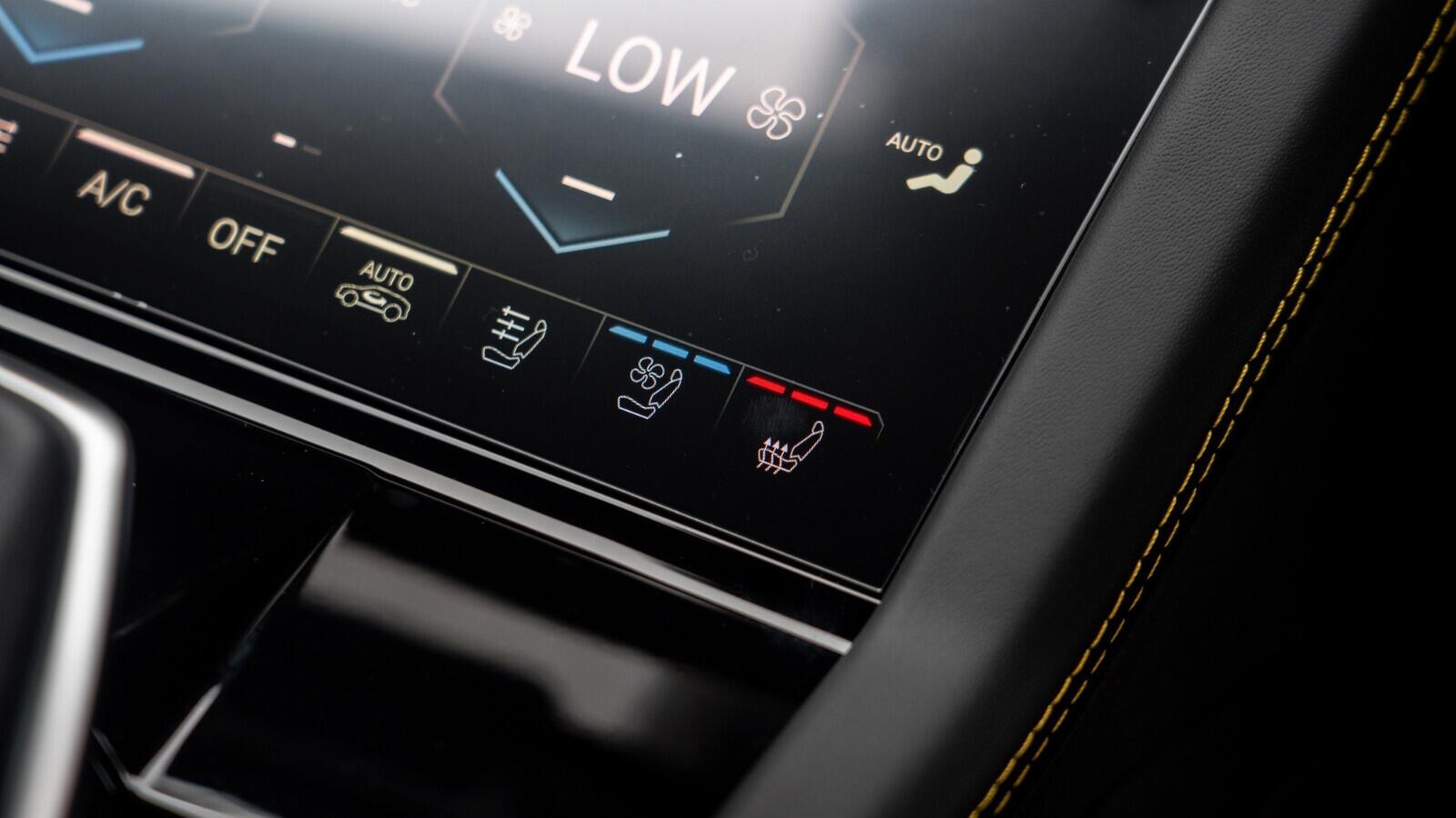 Lamborghini Urus view 38