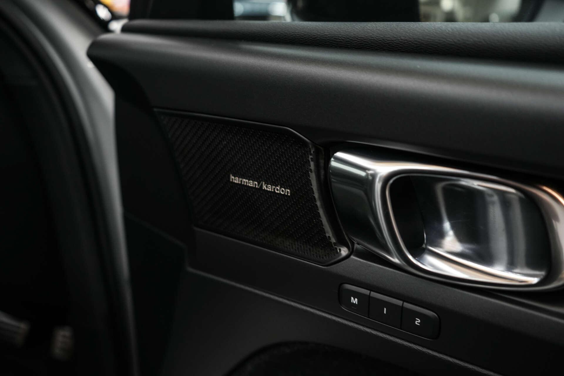 Volvo XC40 view 19