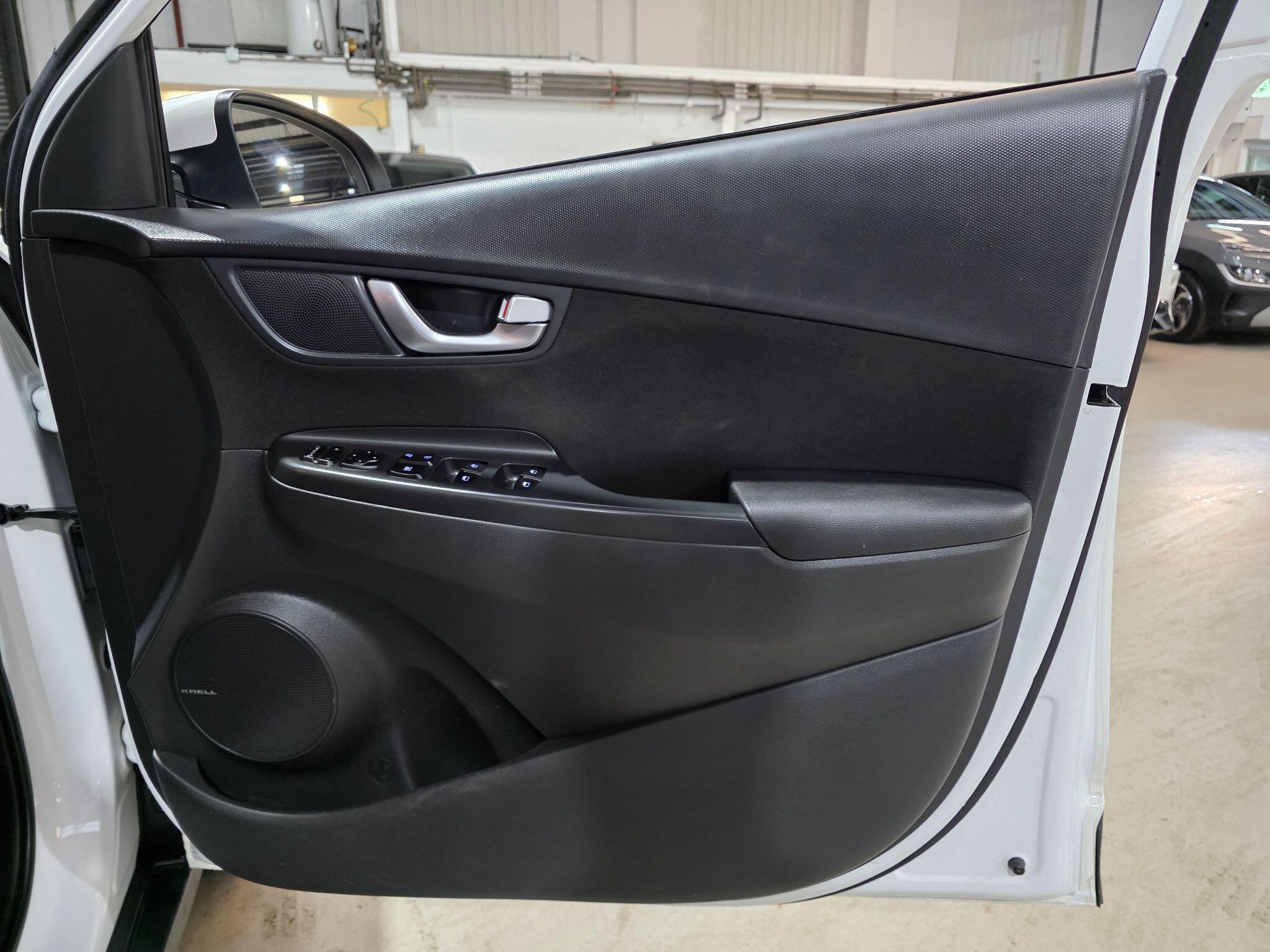 Hyundai Kona view 13