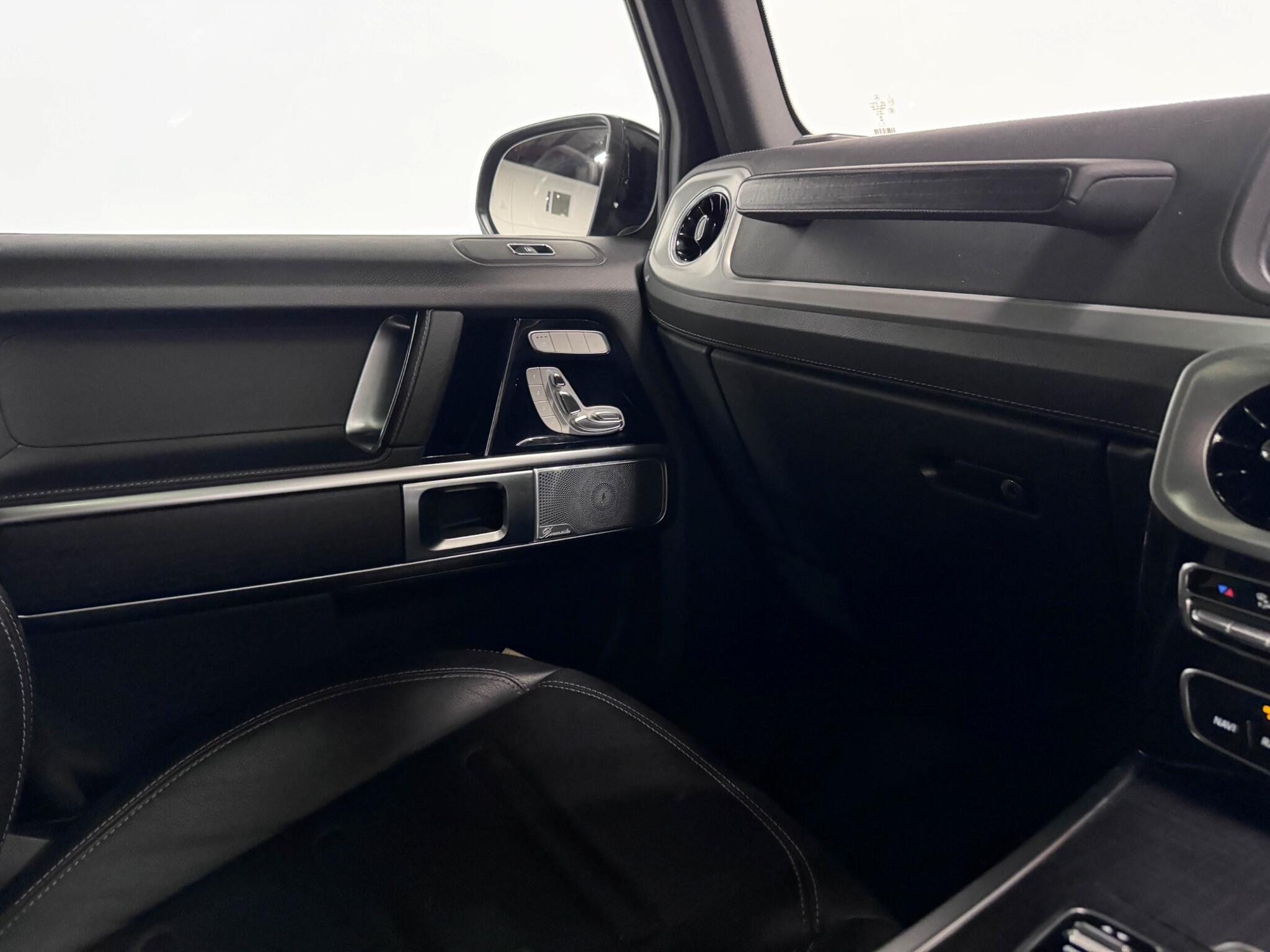 Mercedes-Benz G-Class view 37