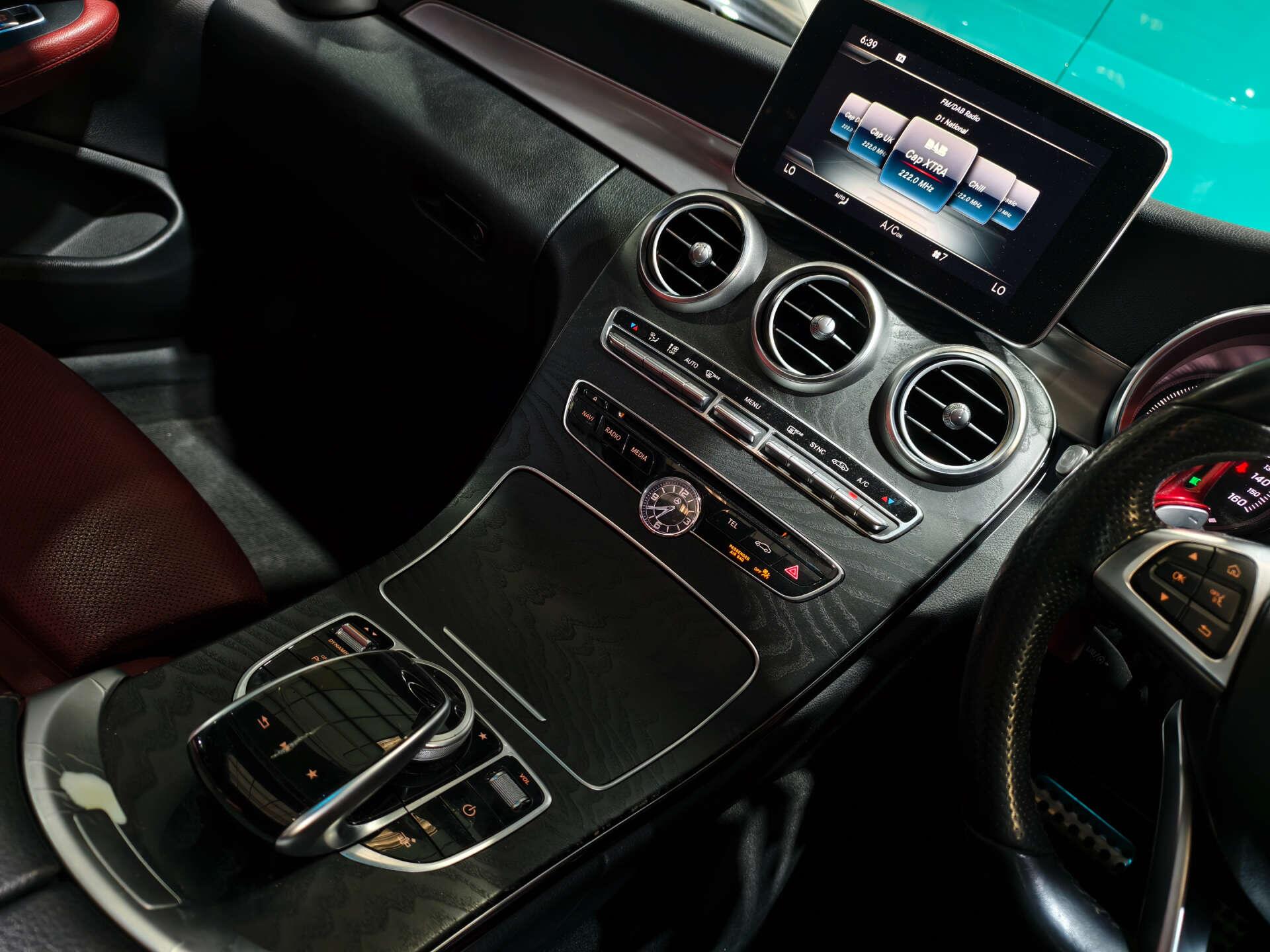 Mercedes-Benz C Class view 26