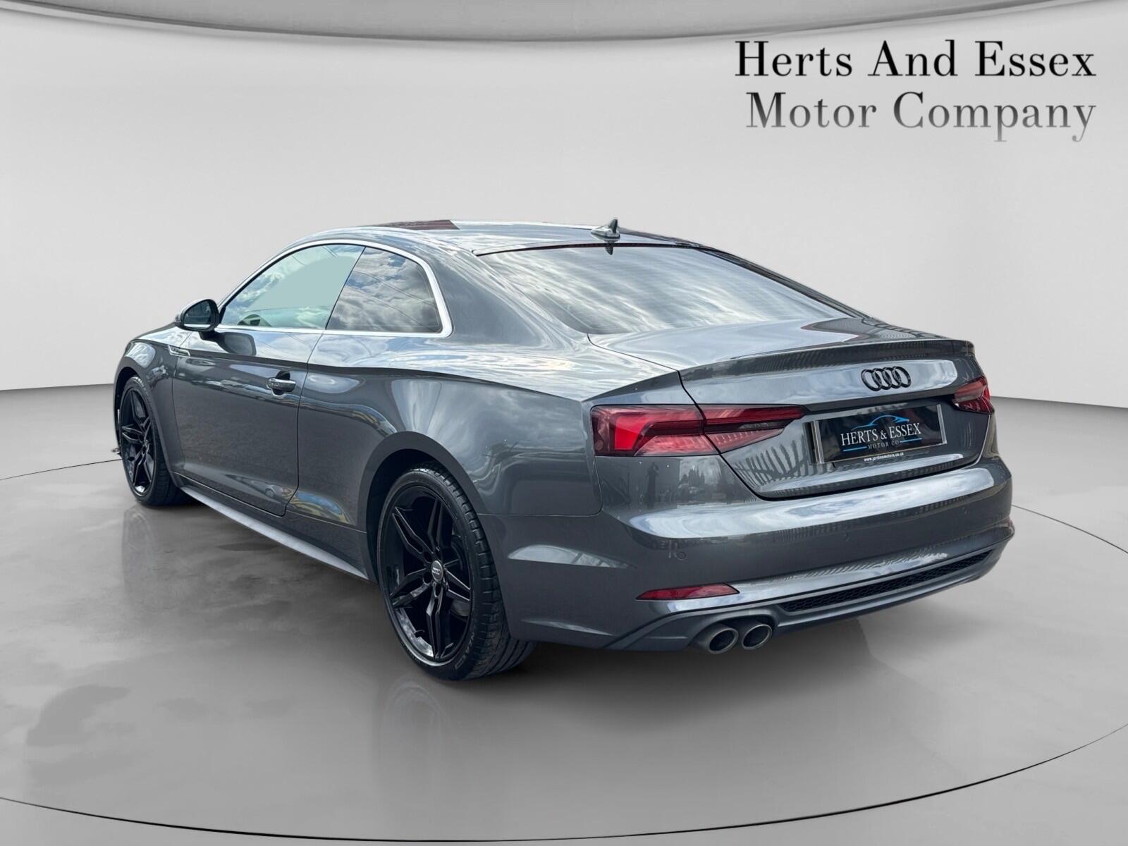 Audi A5 view 4