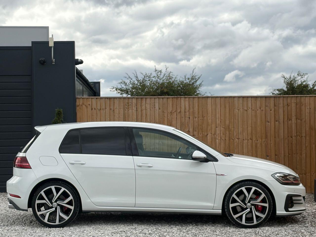Volkswagen Golf view 11
