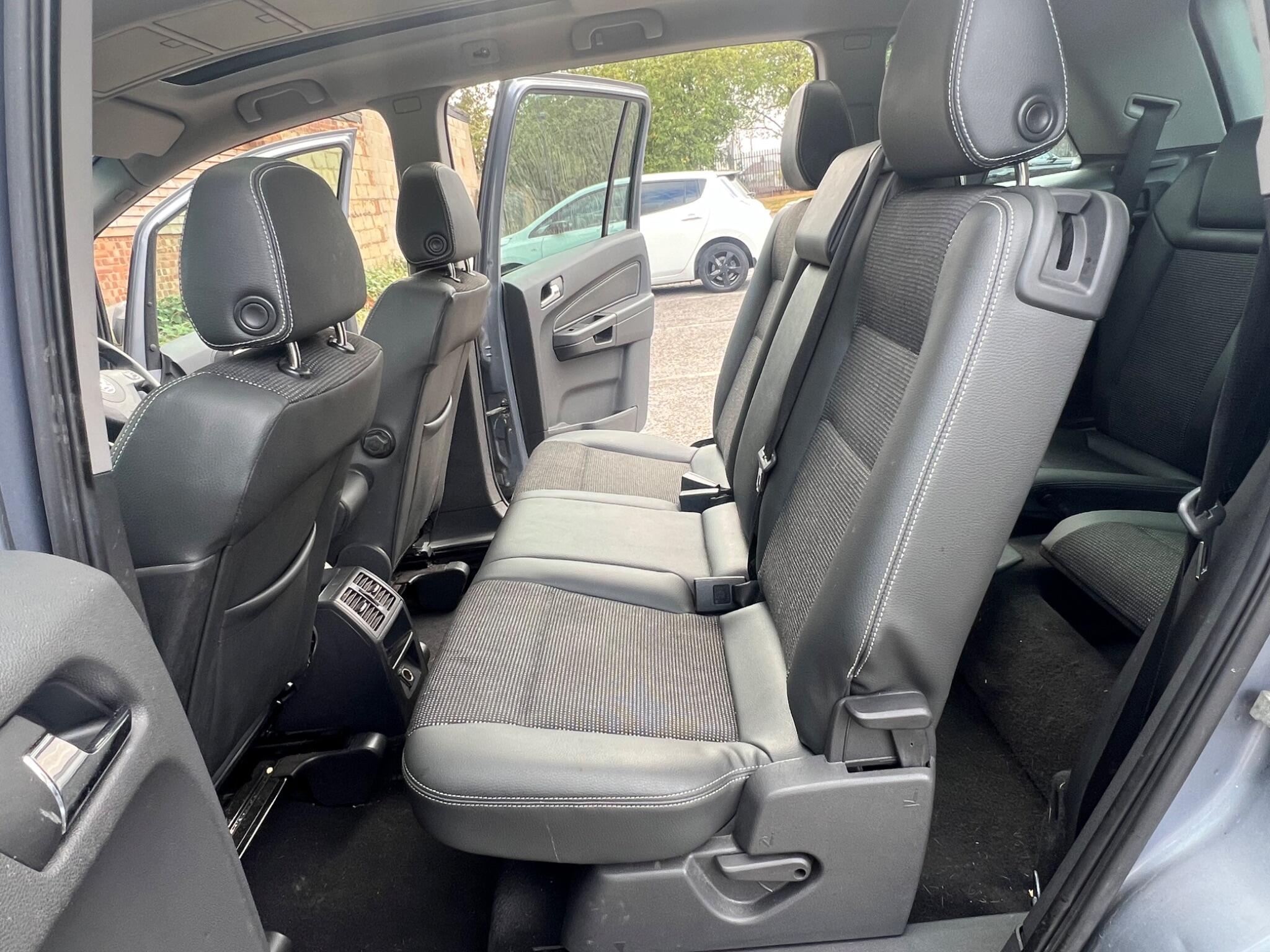 Vauxhall Zafira view 18