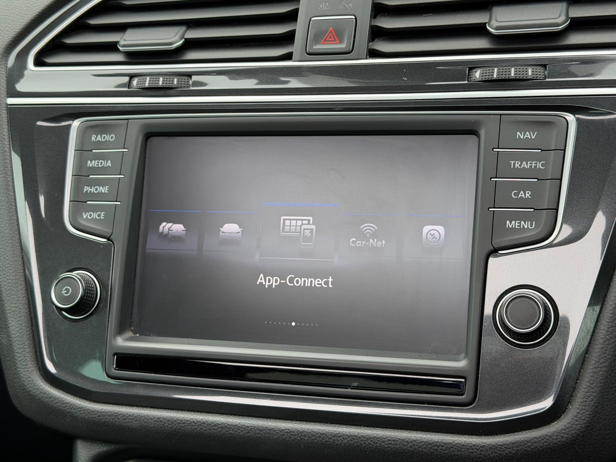 Volkswagen Tiguan view 32