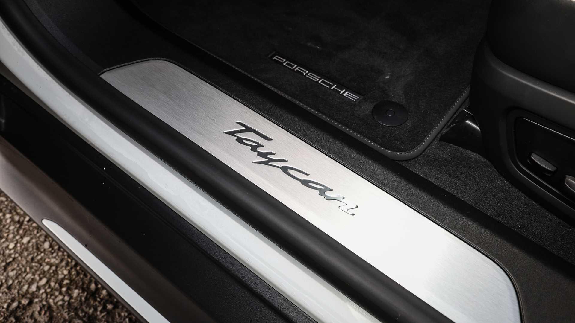 Porsche Taycan view 30