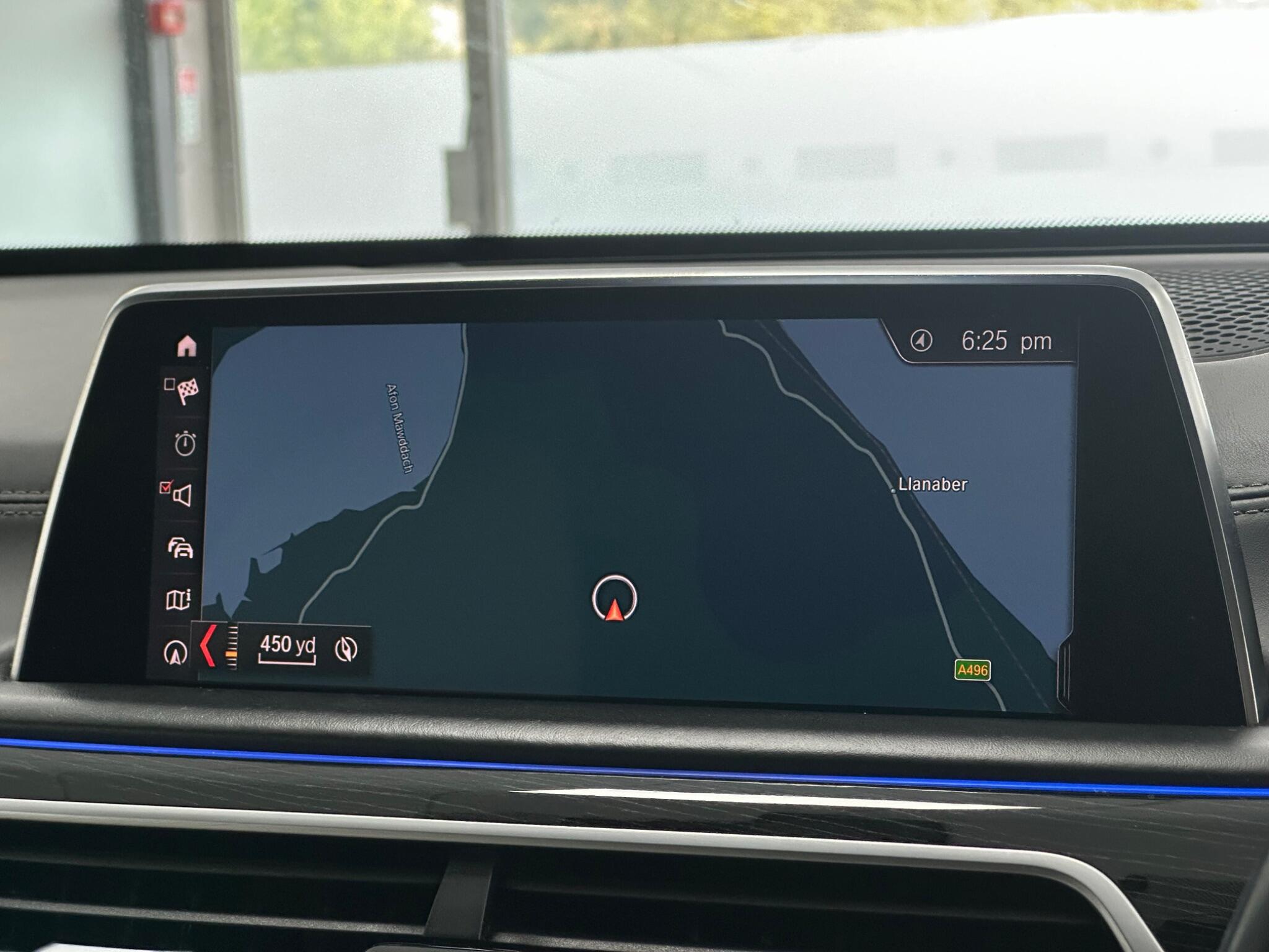 BMW 7 Series view 29