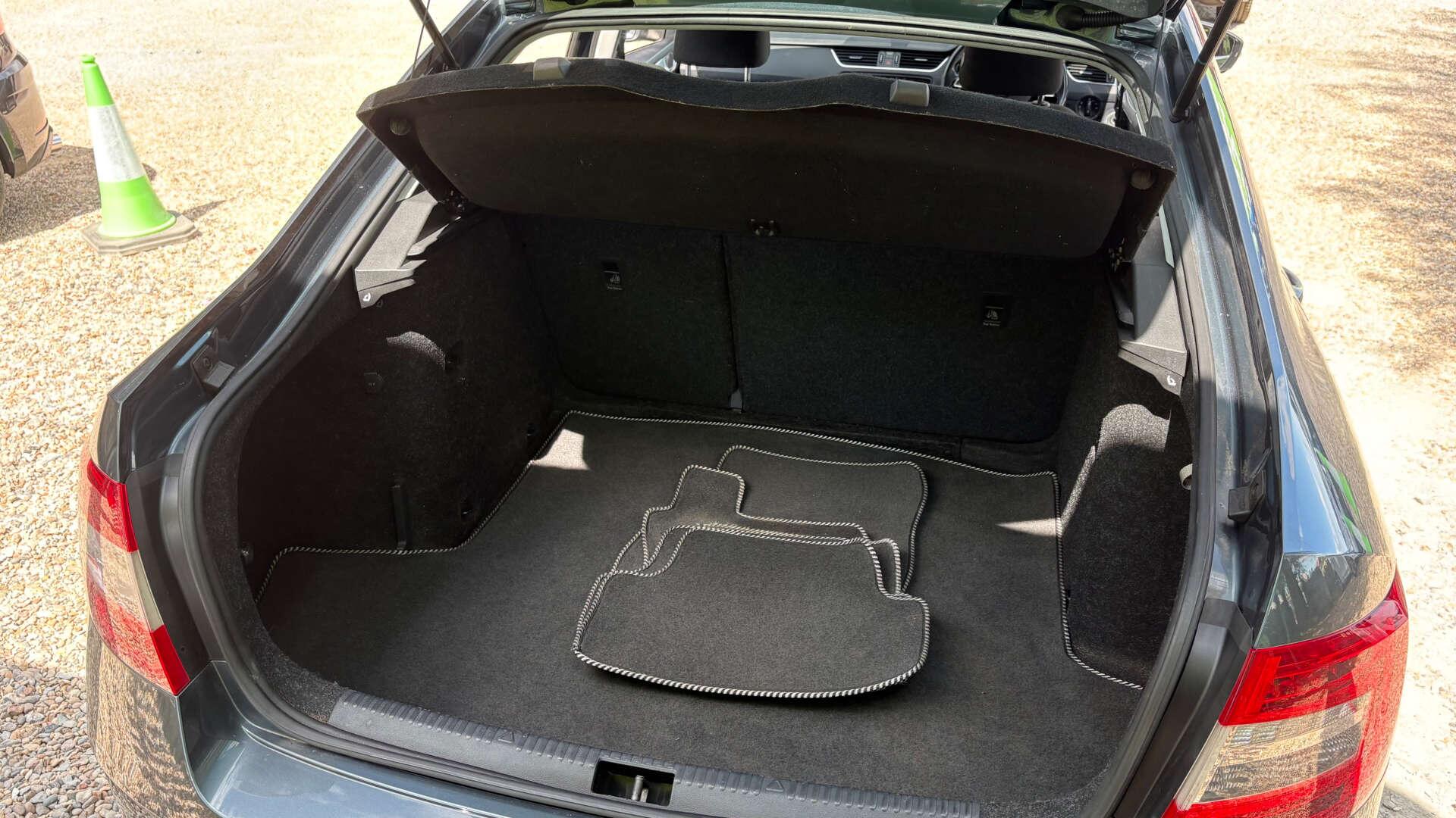 Skoda Octavia view 40