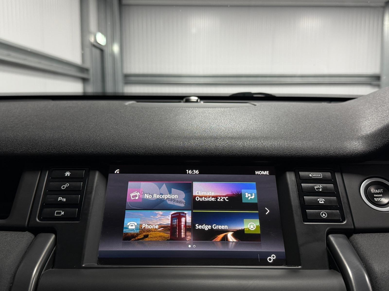 Land Rover Discovery Sport view 35