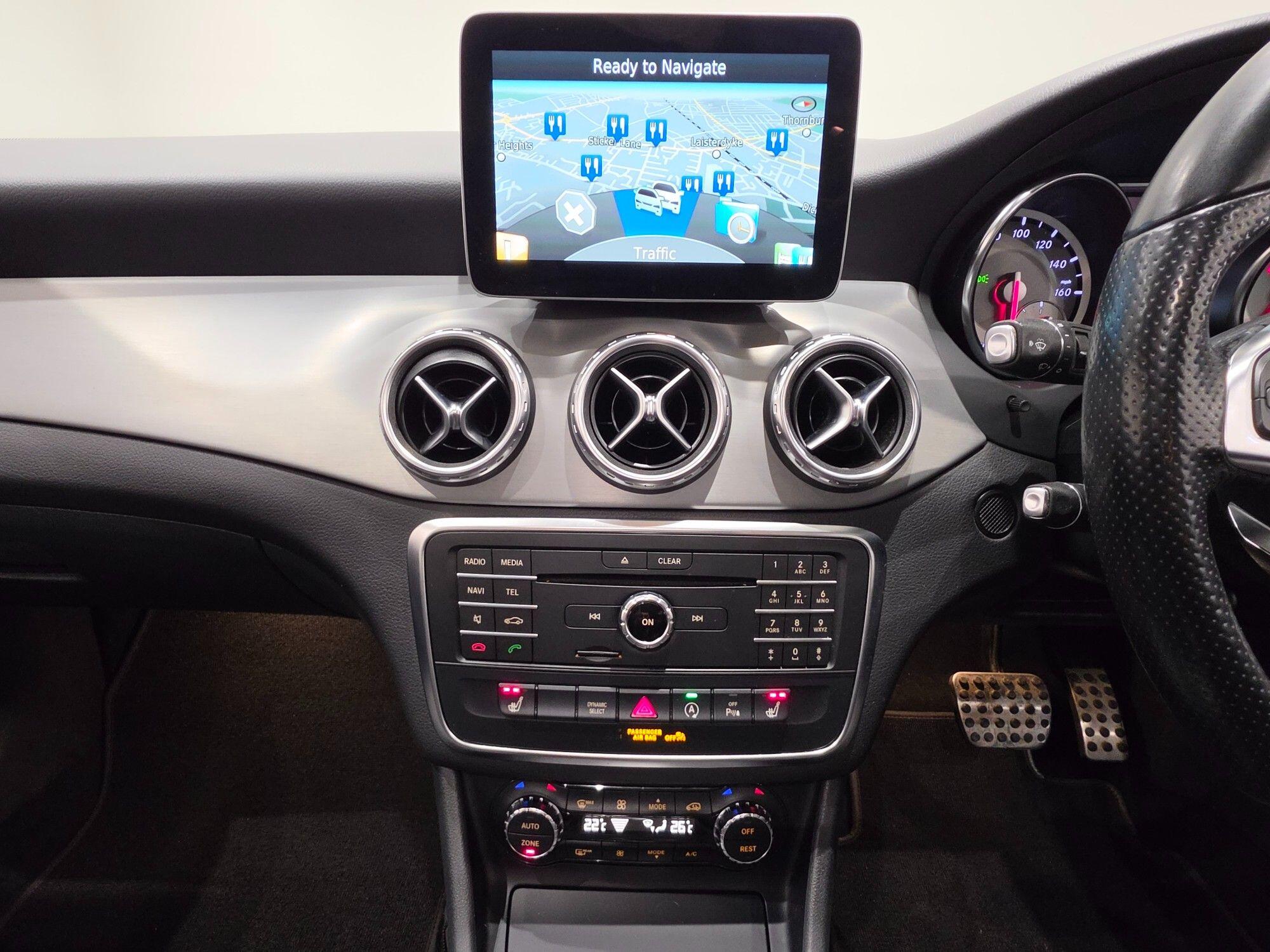 Mercedes-Benz GLA view 26