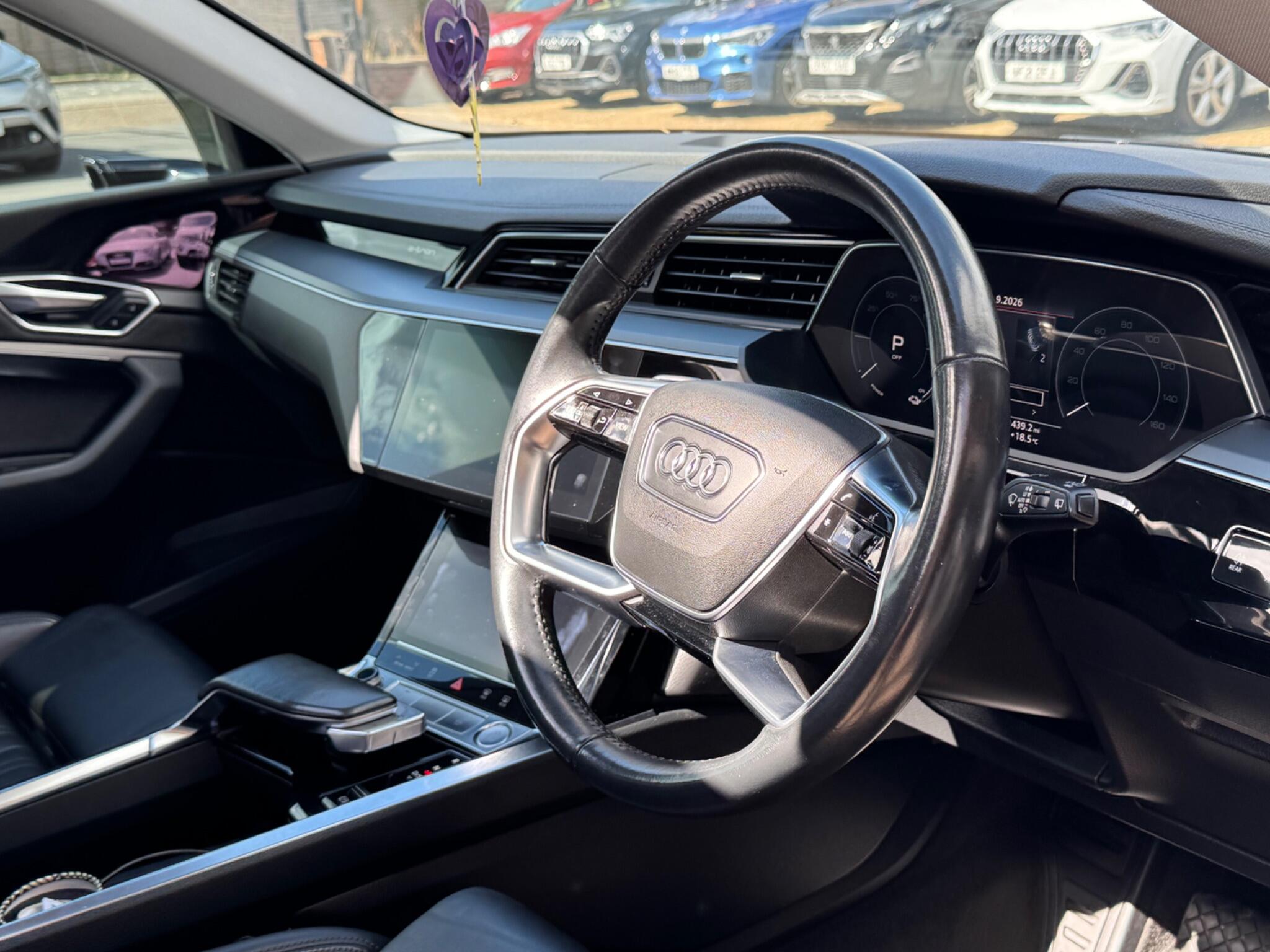 Audi E-Tron view 21
