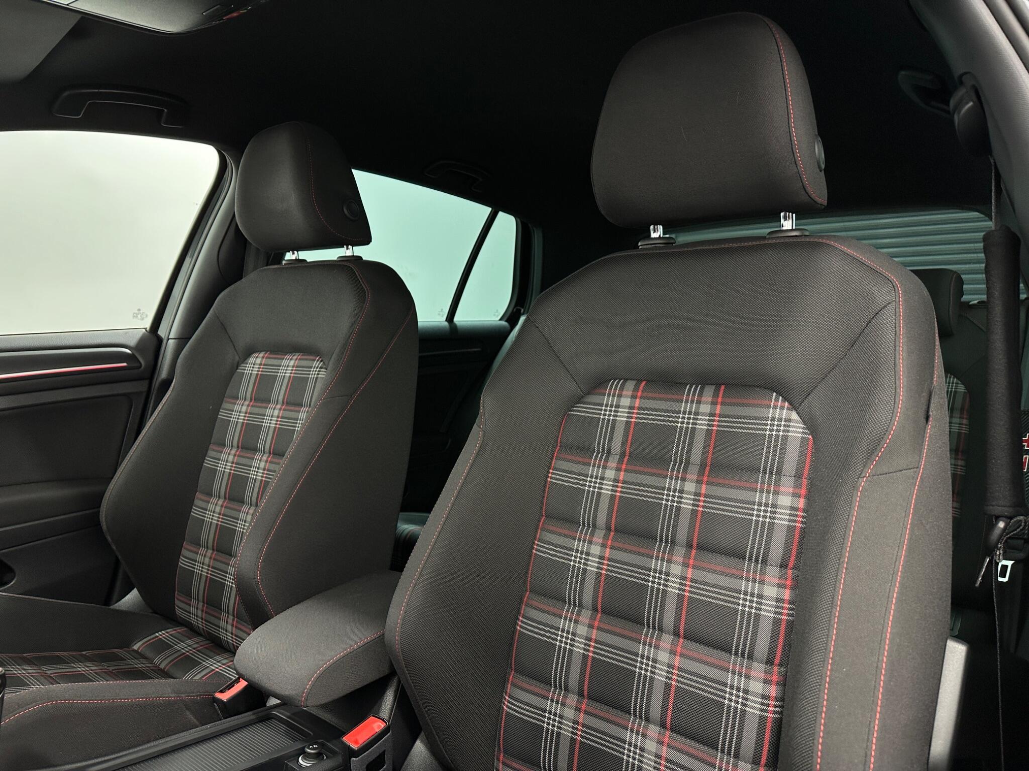 Volkswagen Golf view 37