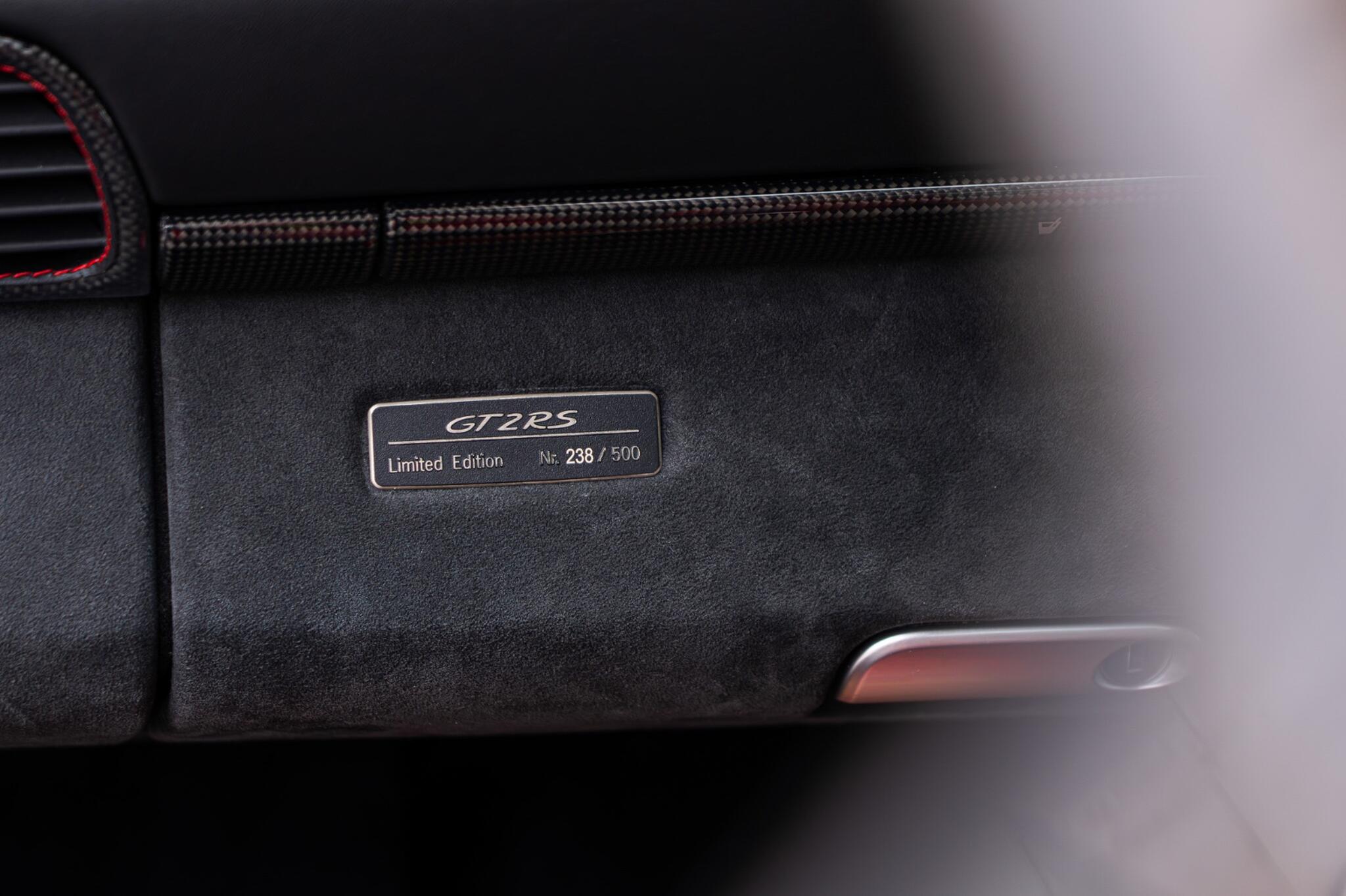 Porsche 911 view 14