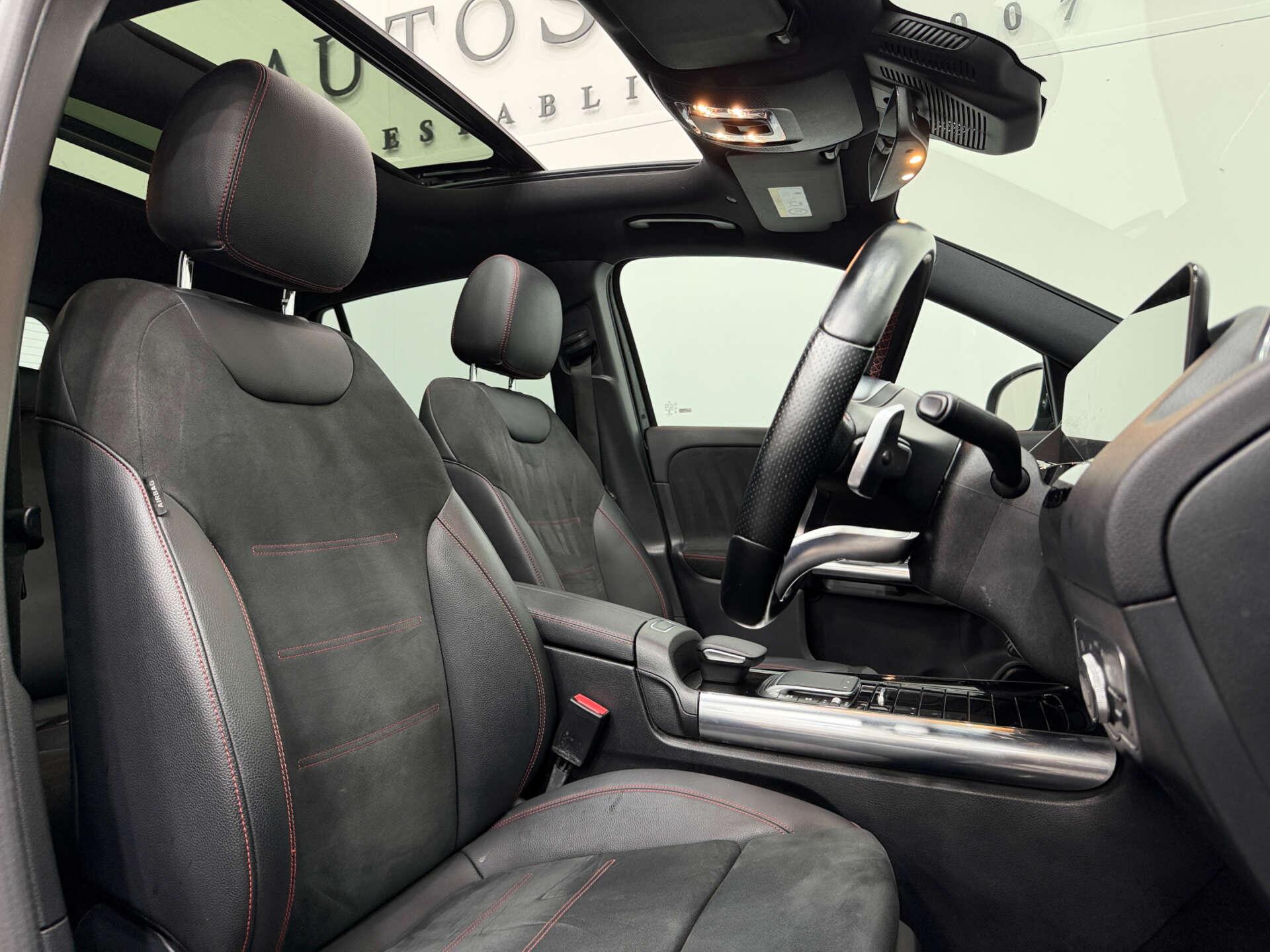 Mercedes-Benz Gla view 2