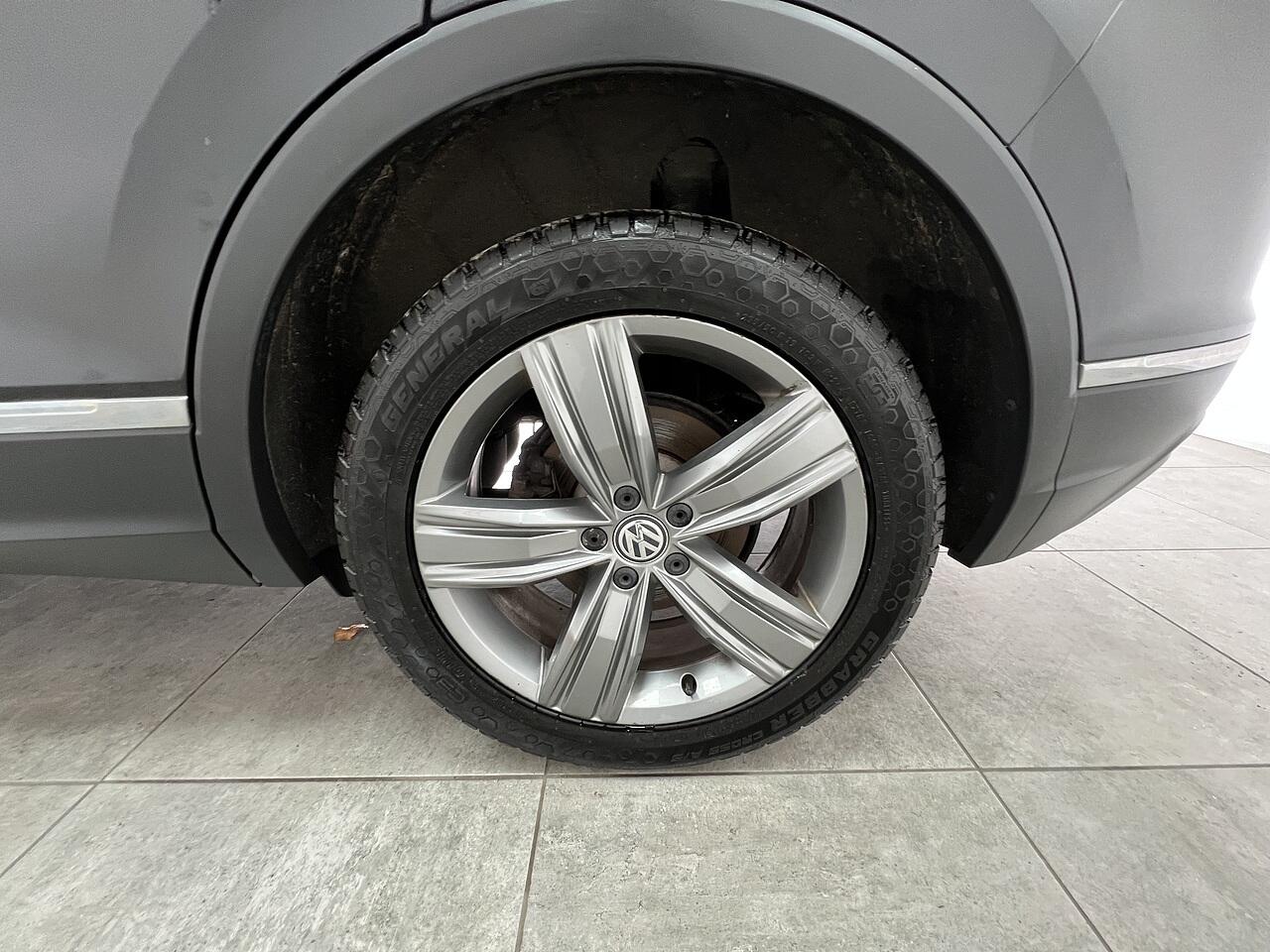 Volkswagen Tiguan view 20