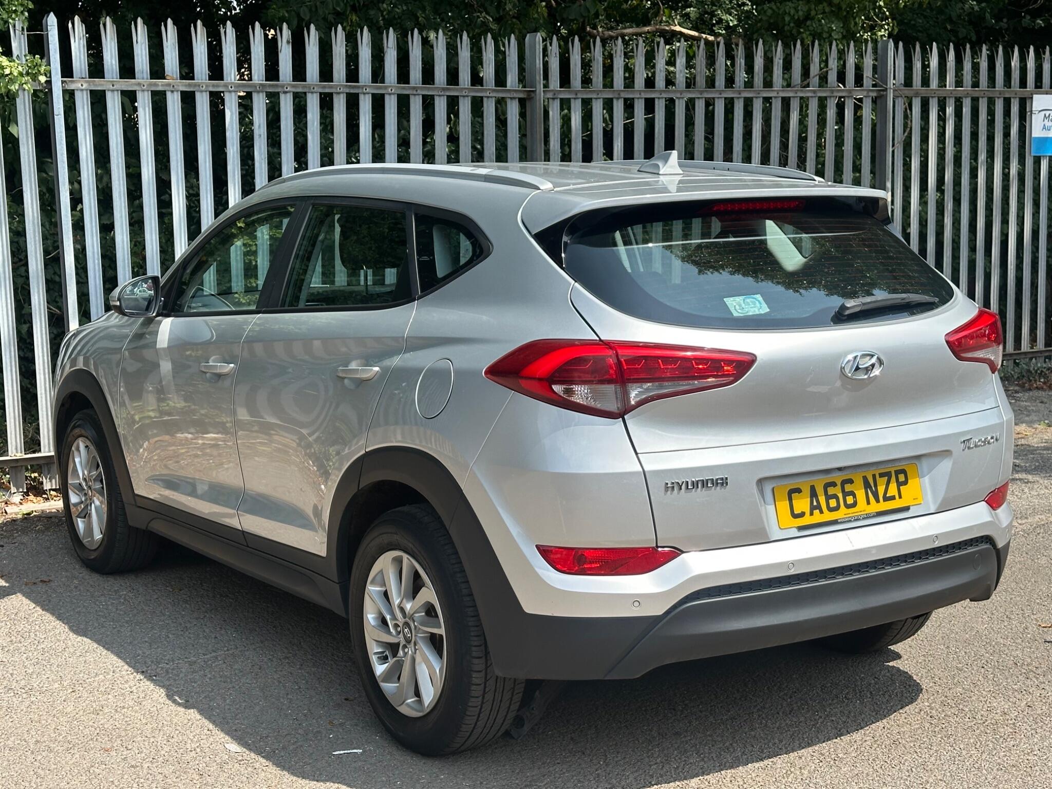 Hyundai Tucson view 4