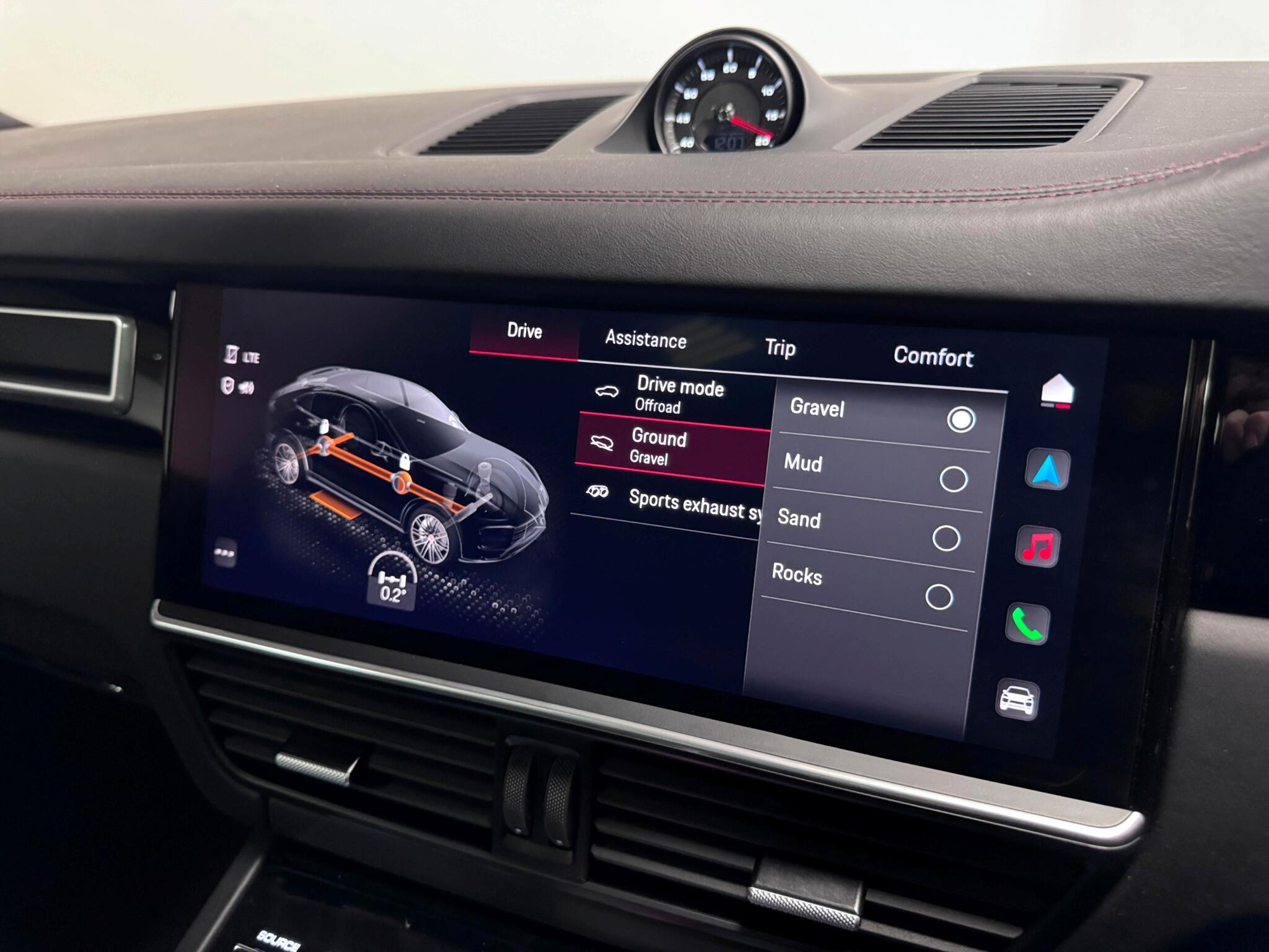 Porsche Cayenne view 58