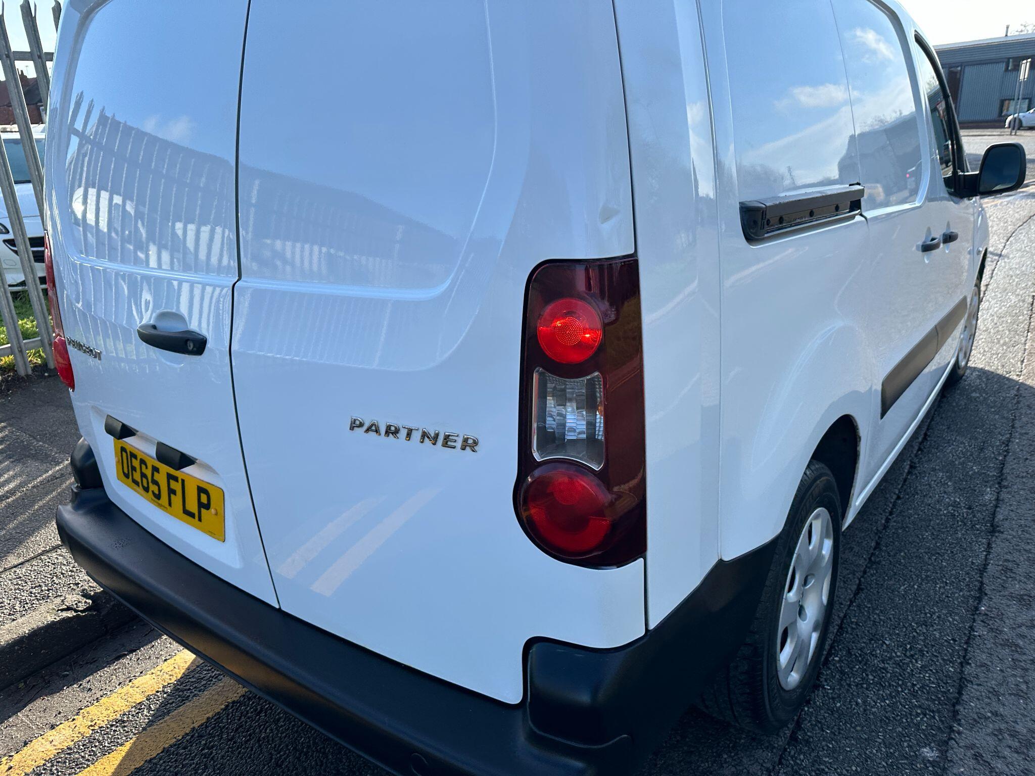 2016 Peugeot Partner 1.6 HDi S Crew Van L2 4dr • 93,298 miles image 20
