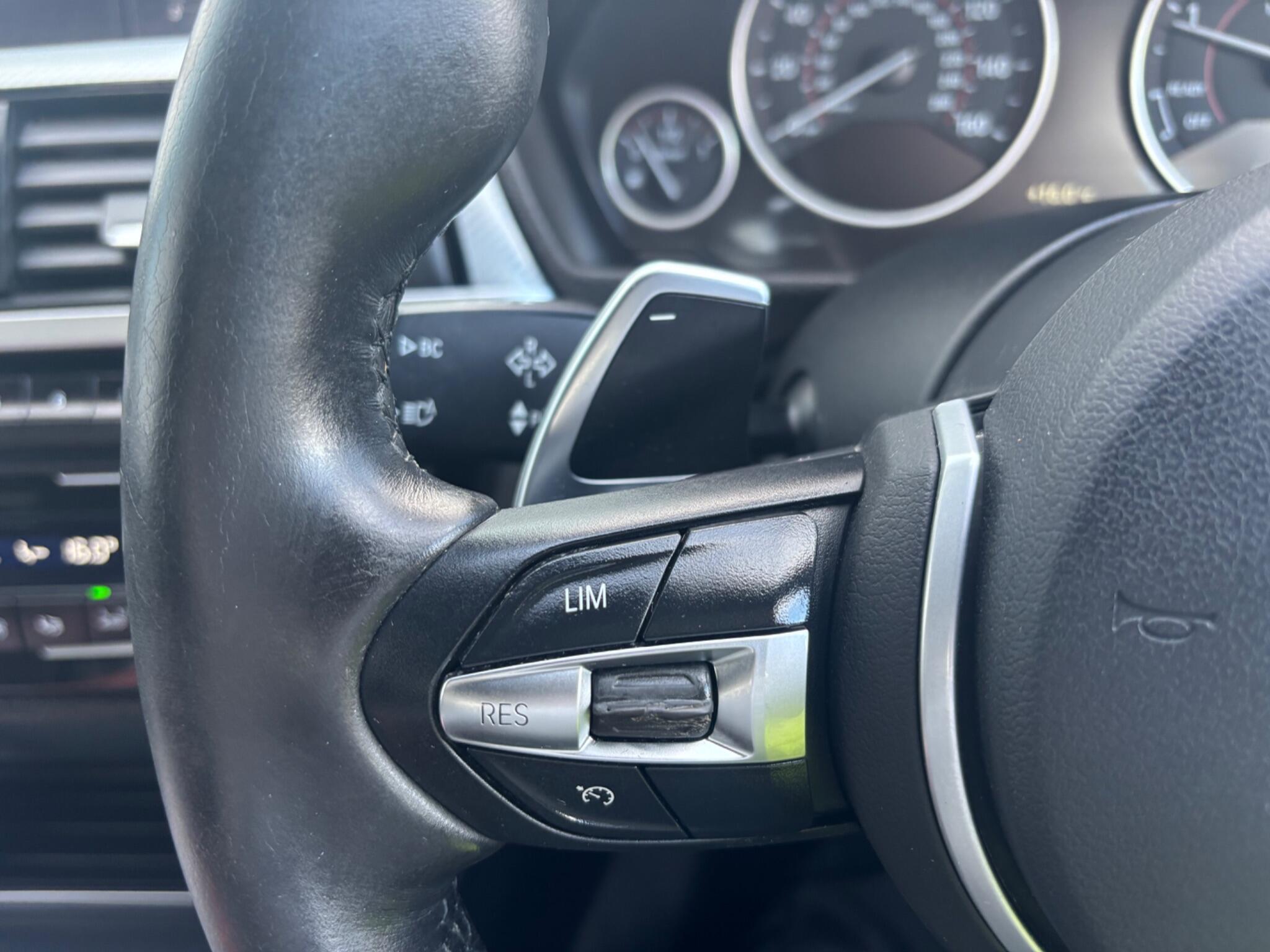BMW 3 Series view 27