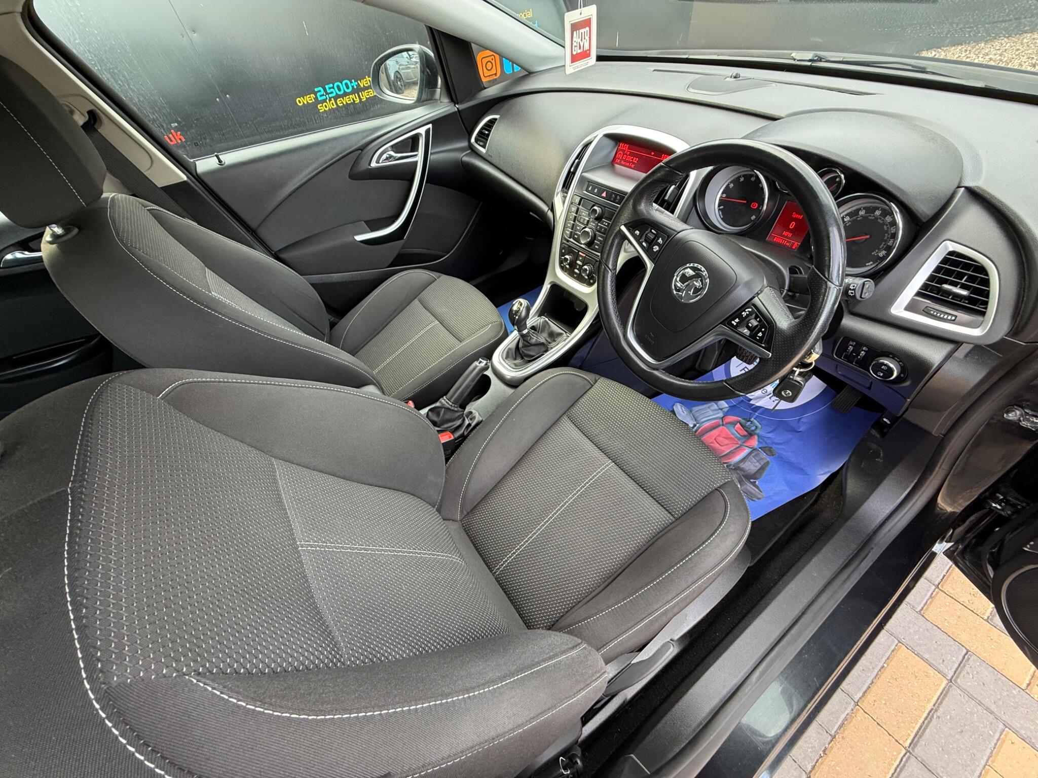 Vauxhall Astra view 19