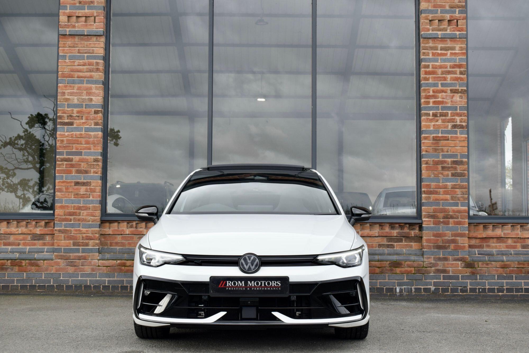 Volkswagen Golf view 4
