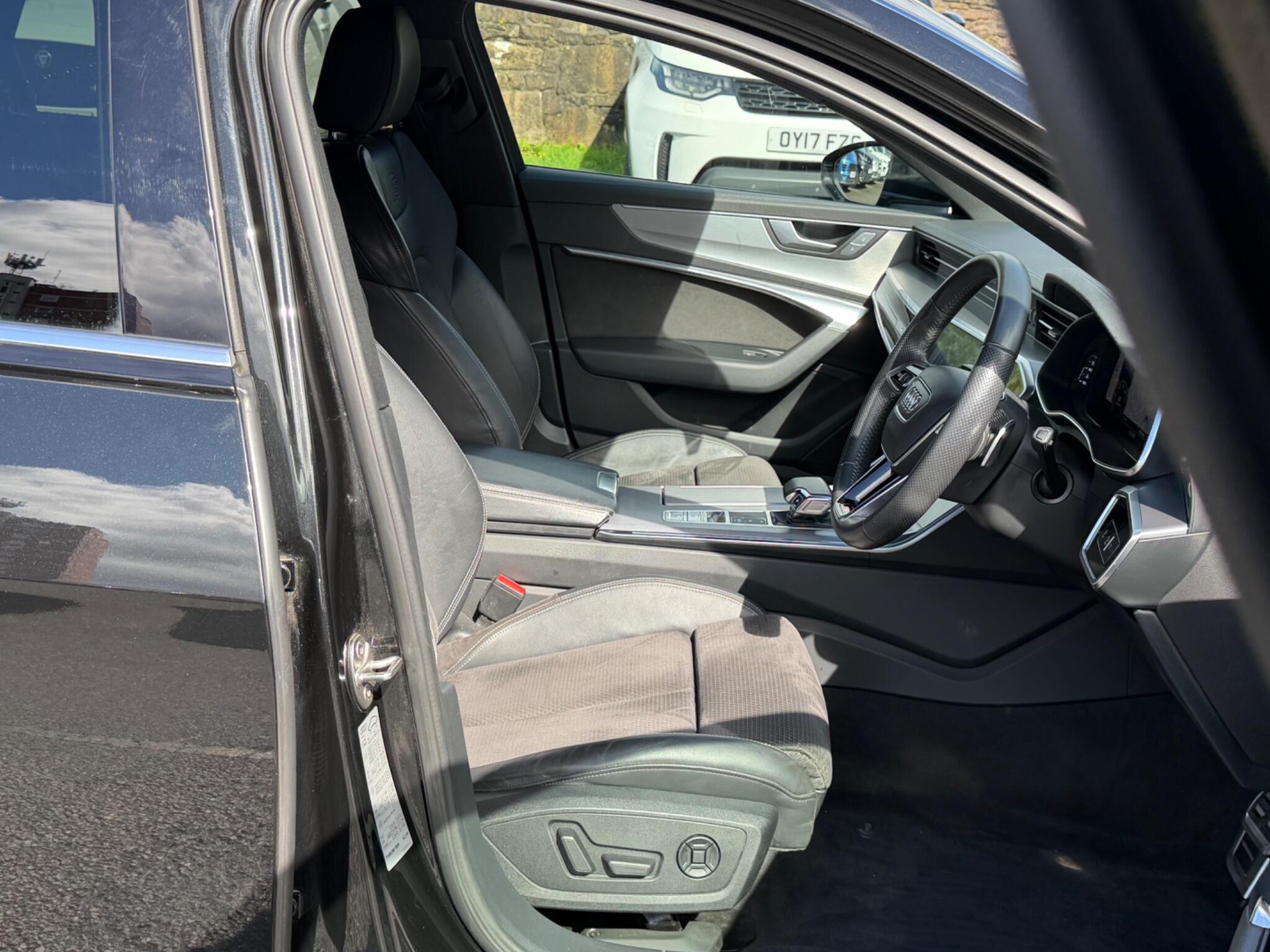 Audi A6 view 14