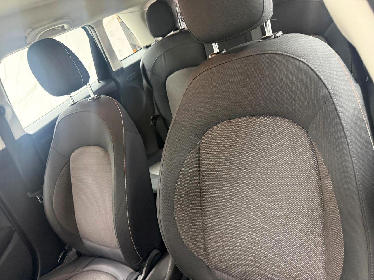 Mini Hatch view 14