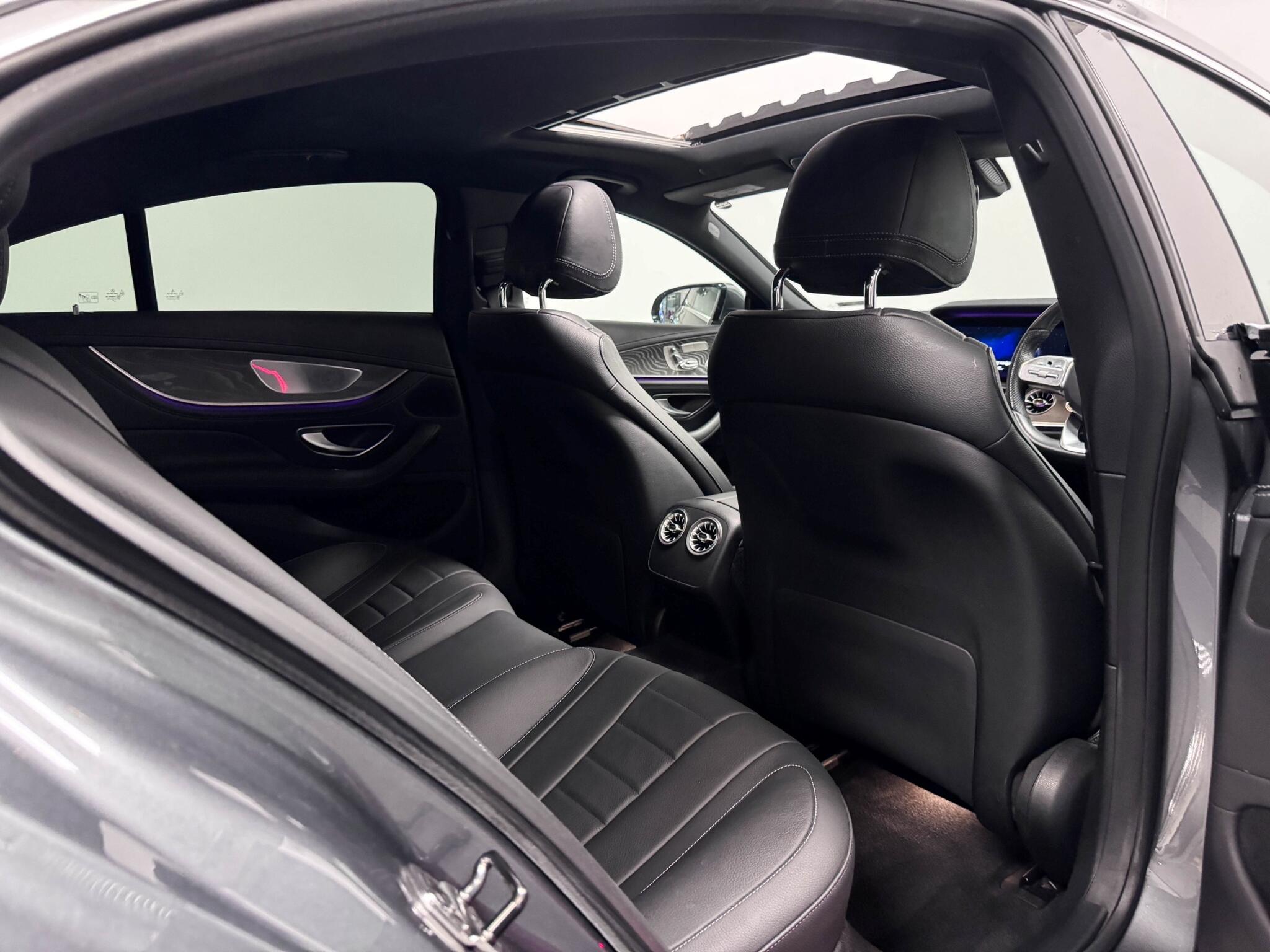 Mercedes-Benz CLS view 28