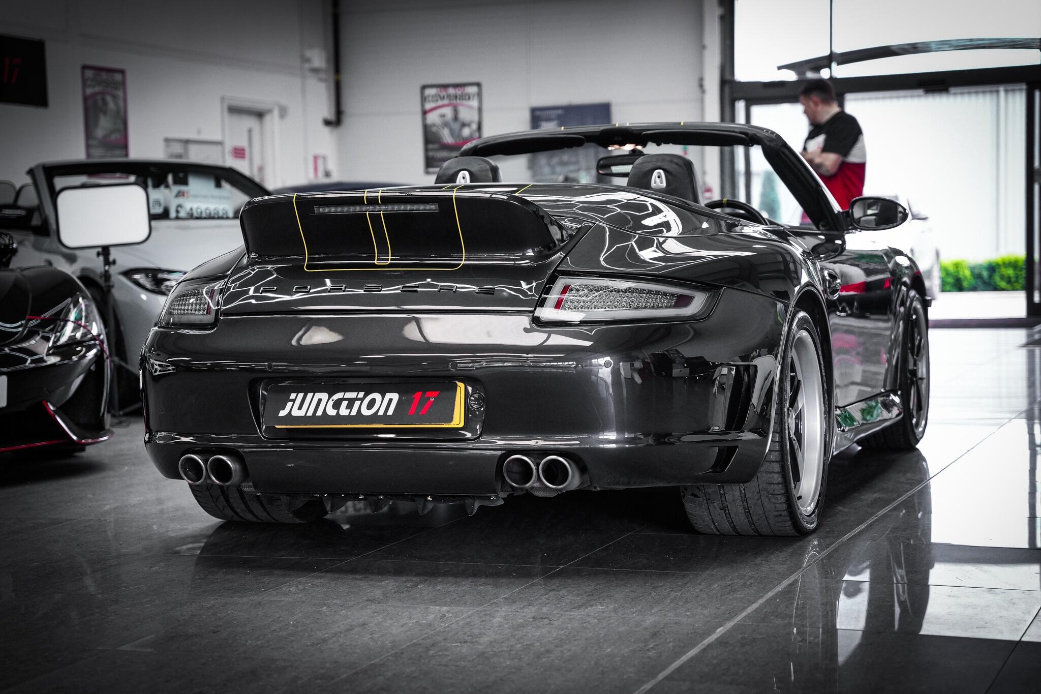 Porsche 911 view 17