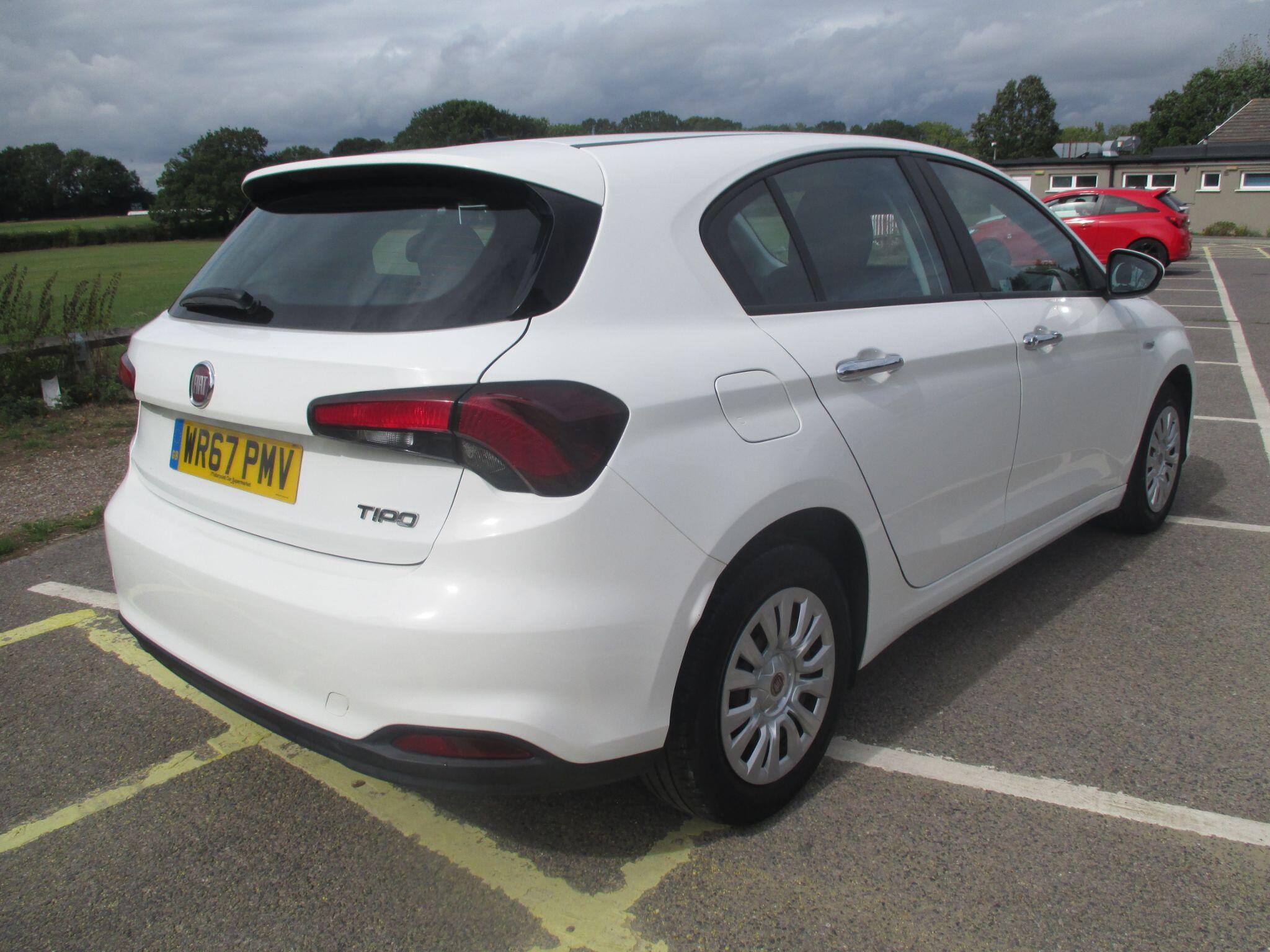Fiat Tipo view 10