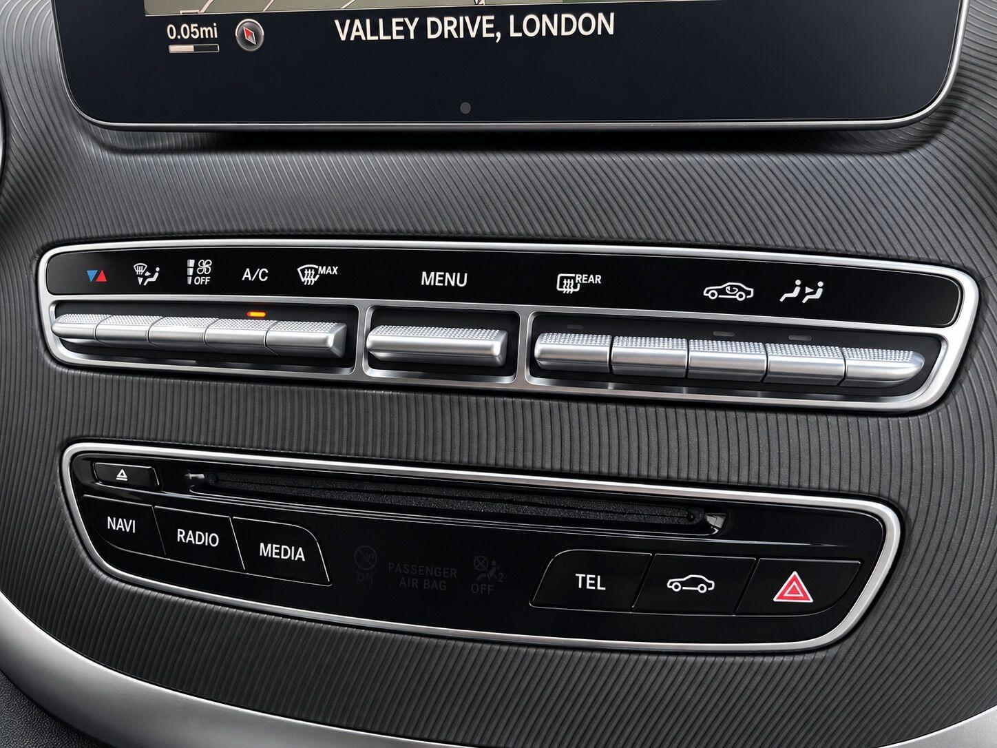 Mercedes-Benz V-Class view 22