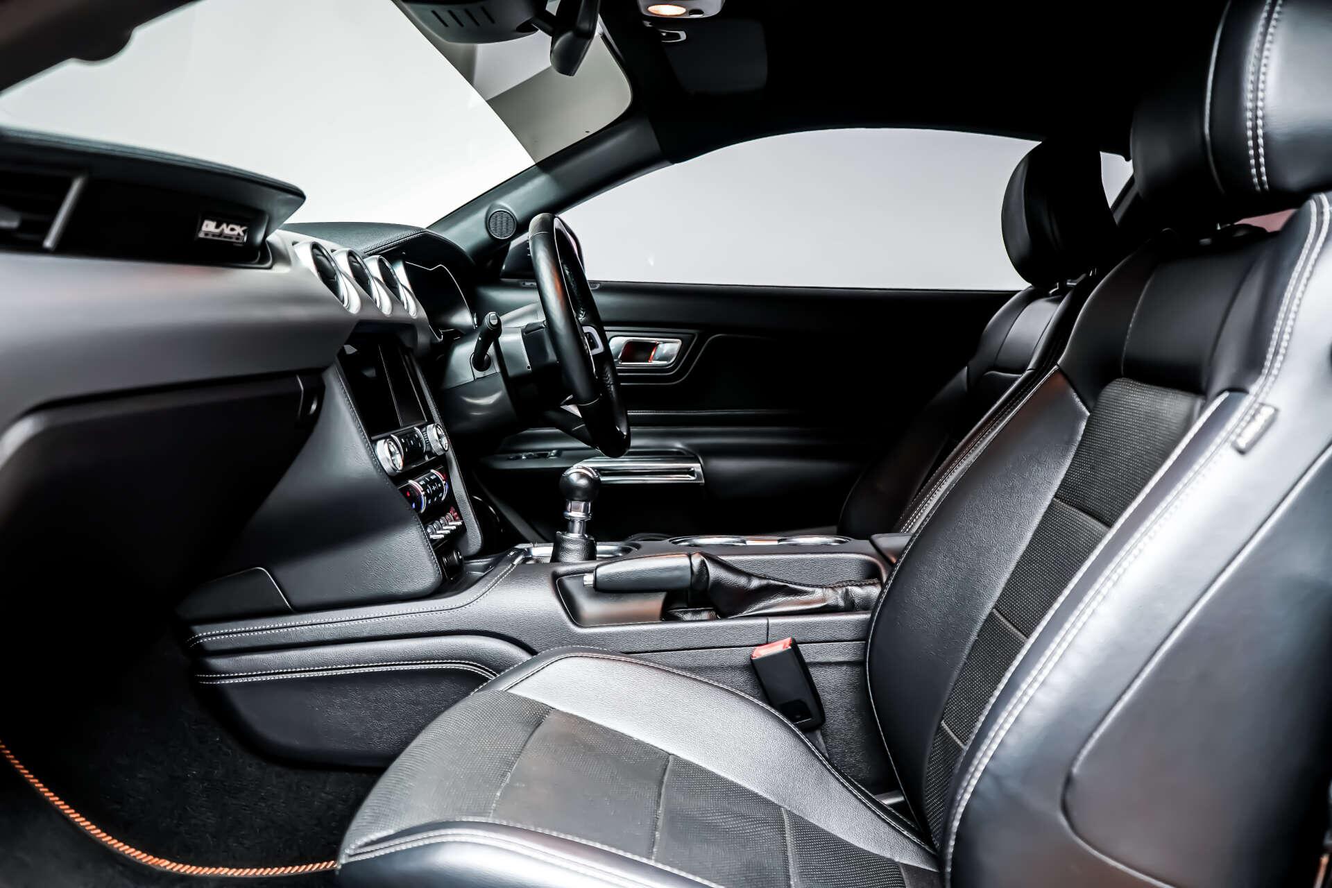 Ford Mustang view 7